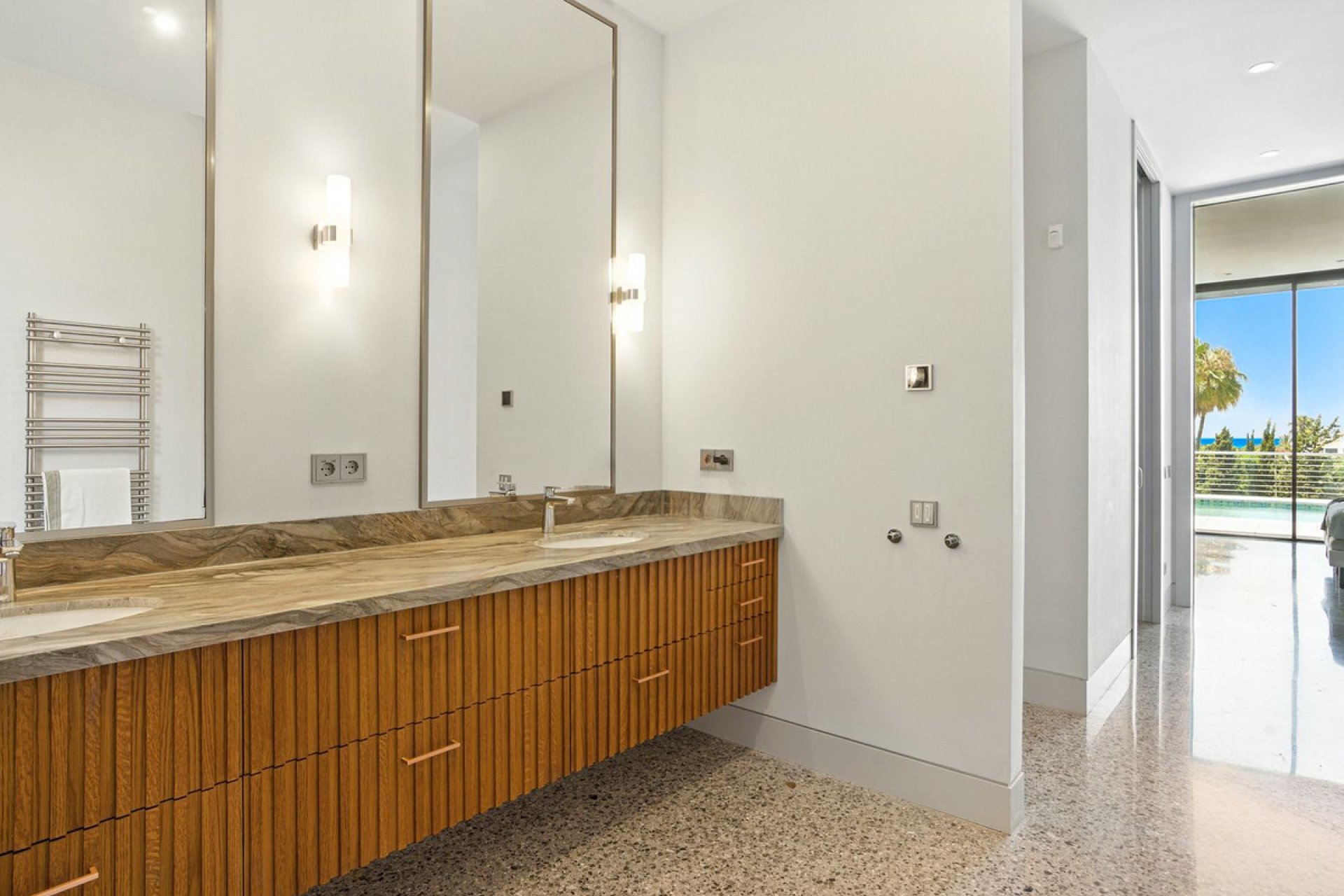 Resale - House - Detached Villa - Marbella - Elviria