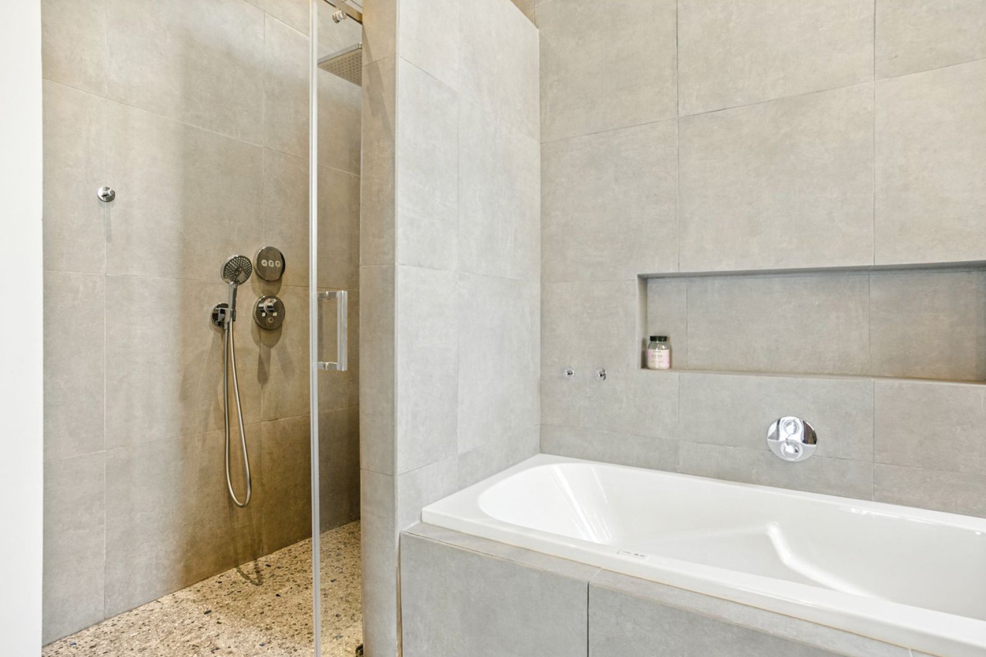 Resale - House - Detached Villa - Marbella - Elviria