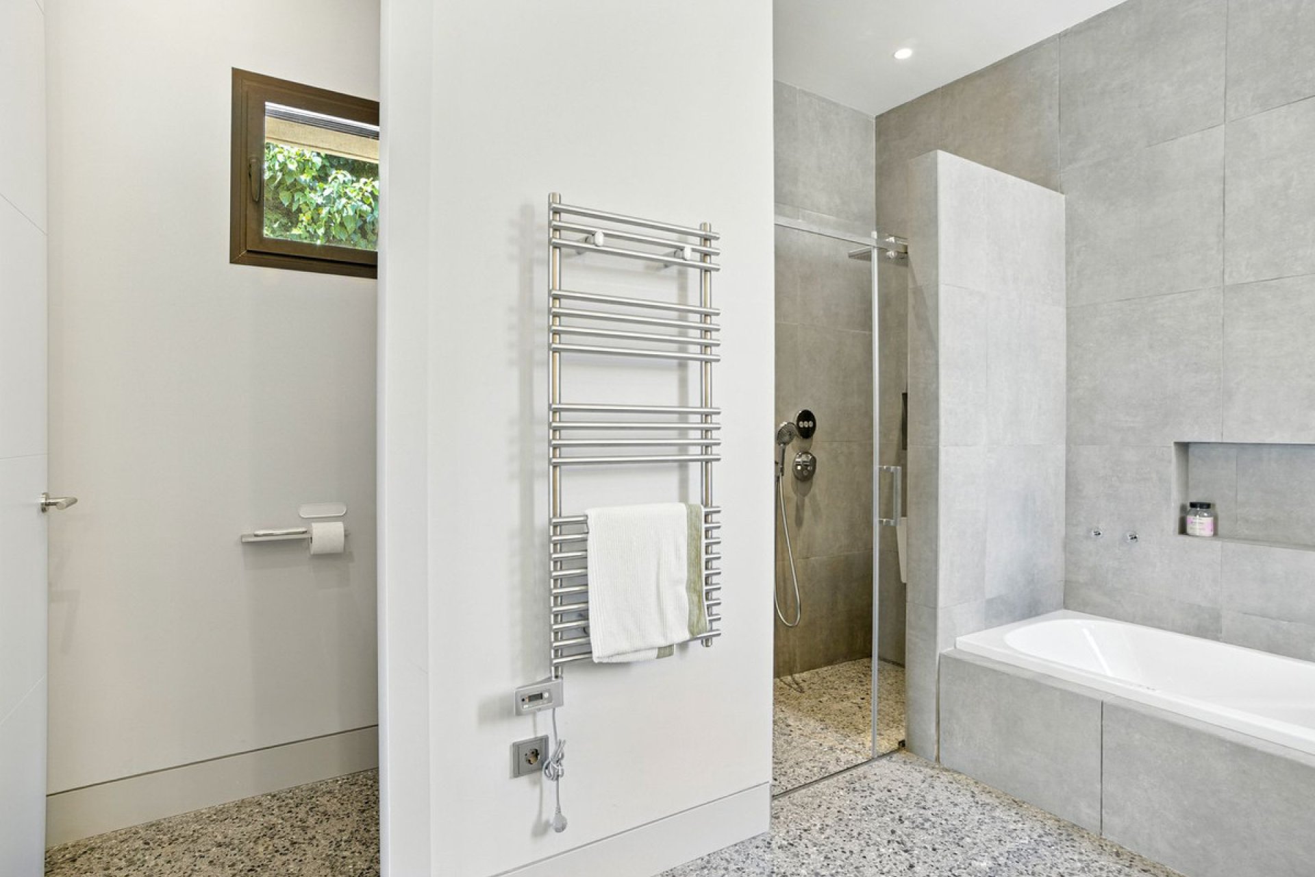 Resale - House - Detached Villa - Marbella - Elviria