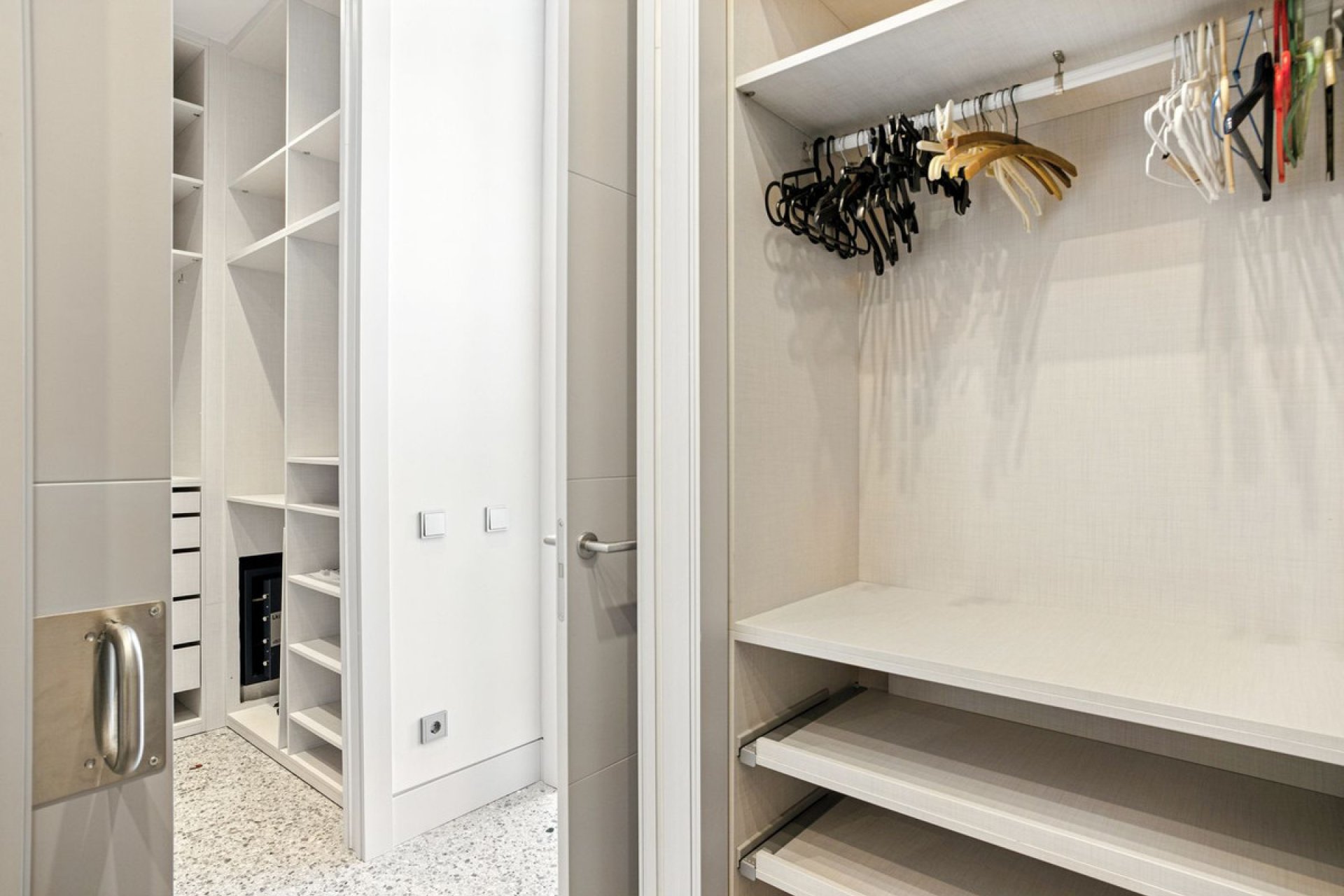 Resale - House - Detached Villa - Marbella - Elviria