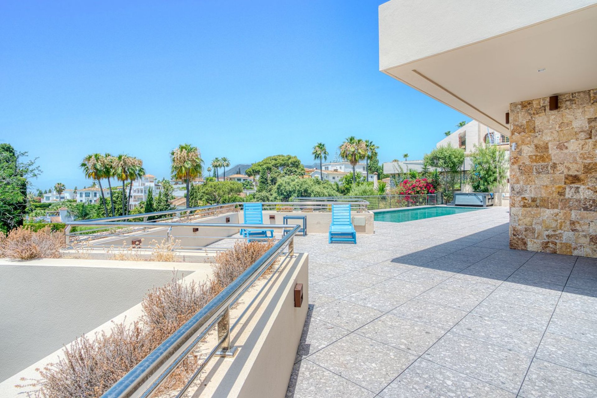 Resale - House - Detached Villa - Marbella - Elviria