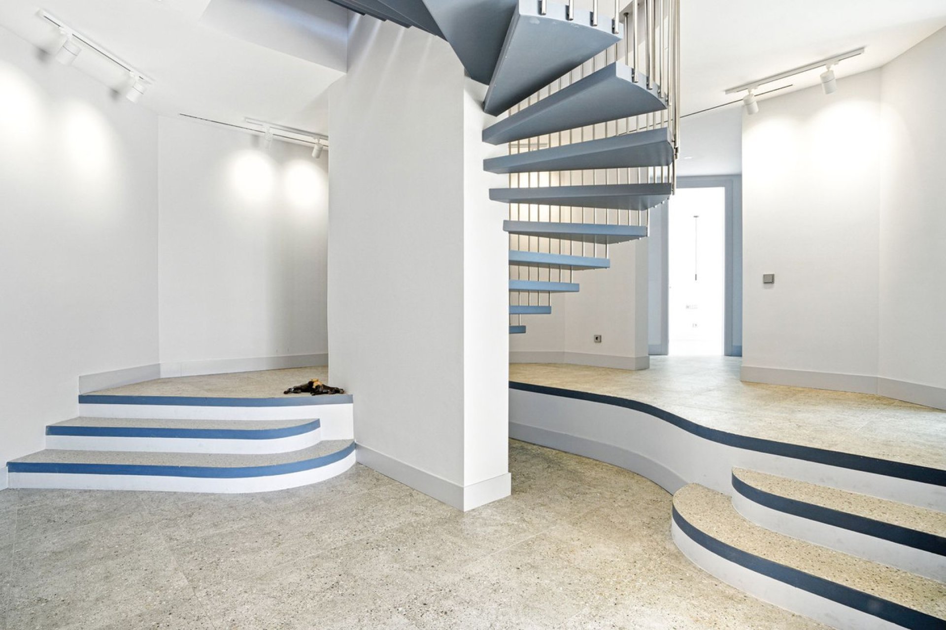 Resale - House - Detached Villa - Marbella - Elviria