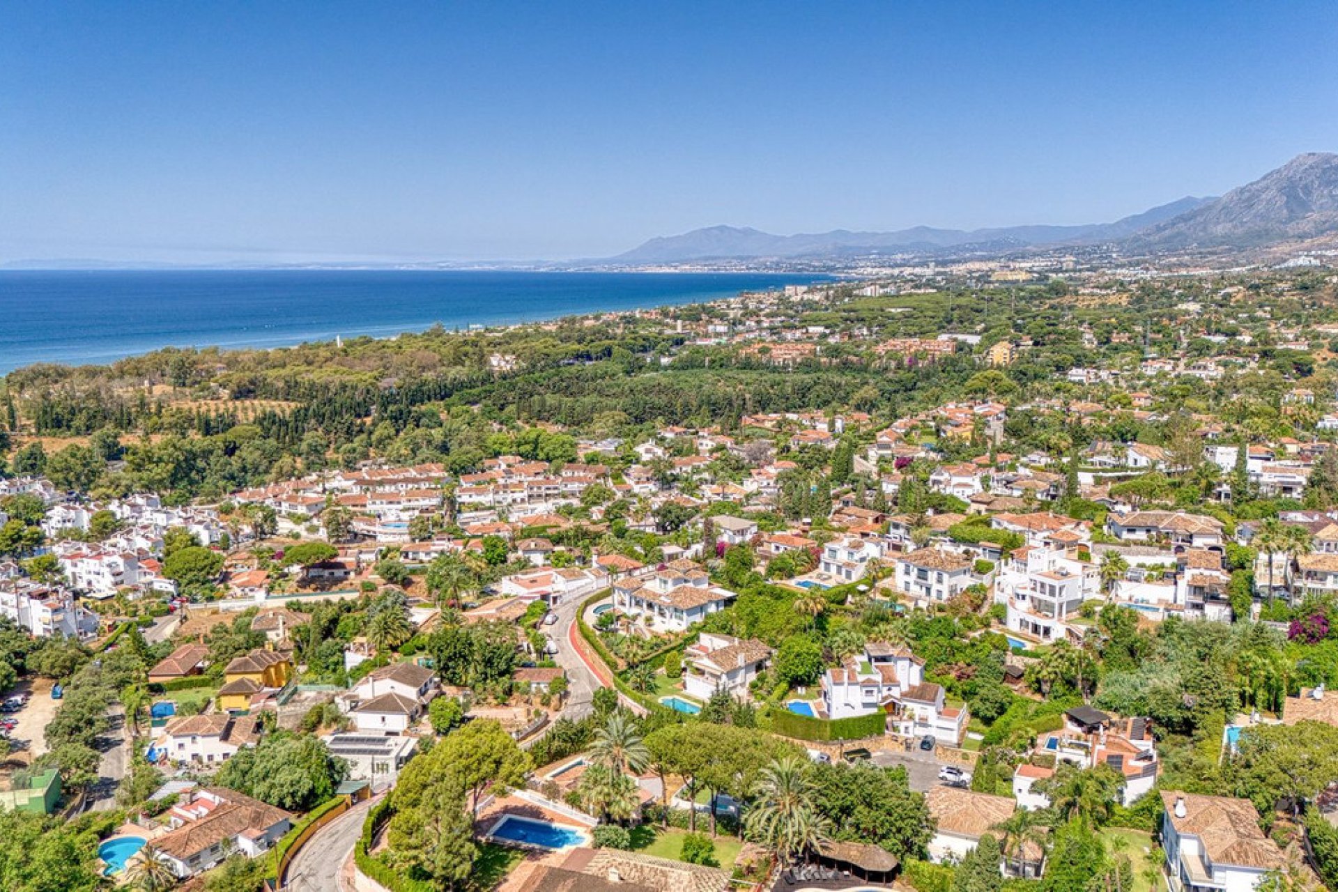 Resale - House - Detached Villa - Marbella - Elviria