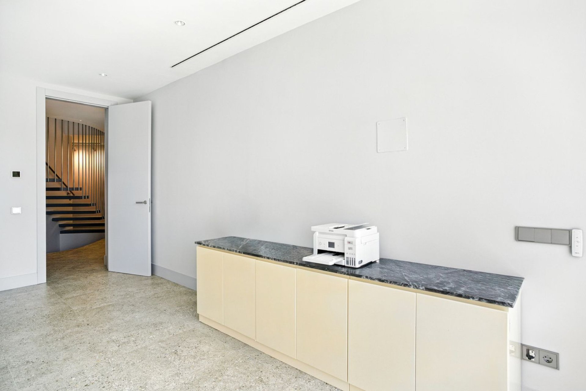 Resale - House - Detached Villa - Marbella - Elviria