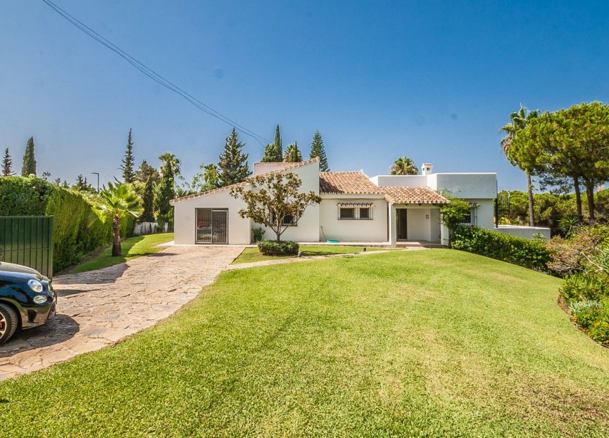 Resale - House - Detached Villa - Marbella - Elviria
