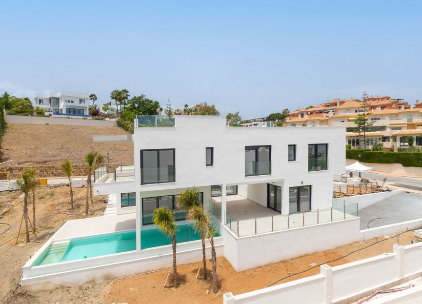 Resale - House - Detached Villa - Marbella - Elviria