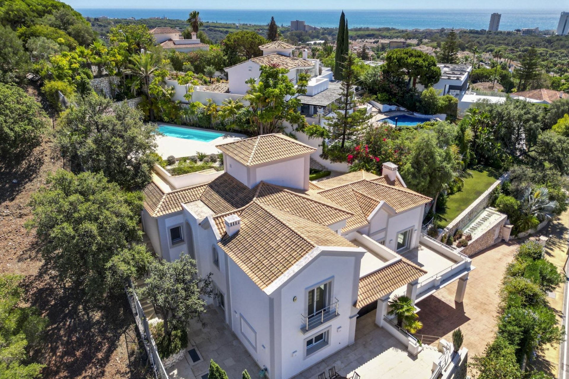 Resale - House - Detached Villa - Marbella - Elviria