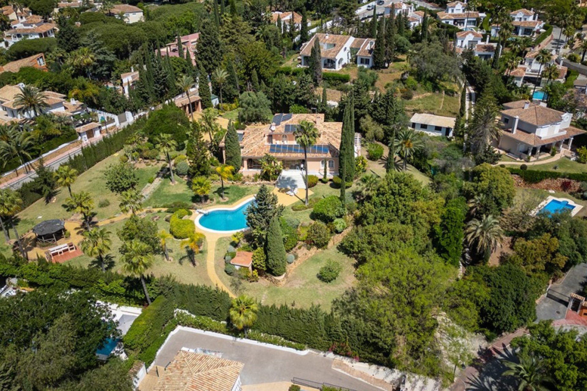 Resale - House - Detached Villa - Marbella - Elviria