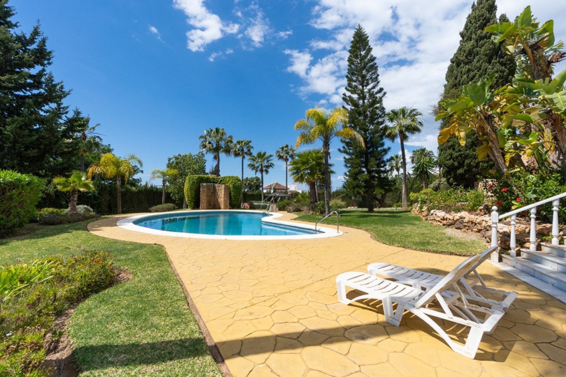 Resale - House - Detached Villa - Marbella - Elviria