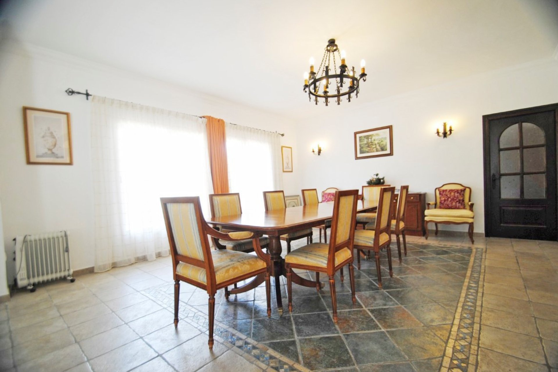 Resale - House - Detached Villa - Marbella - Elviria