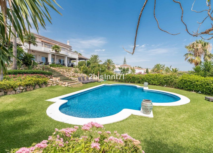 Resale - House - Detached Villa - Marbella - Elviria