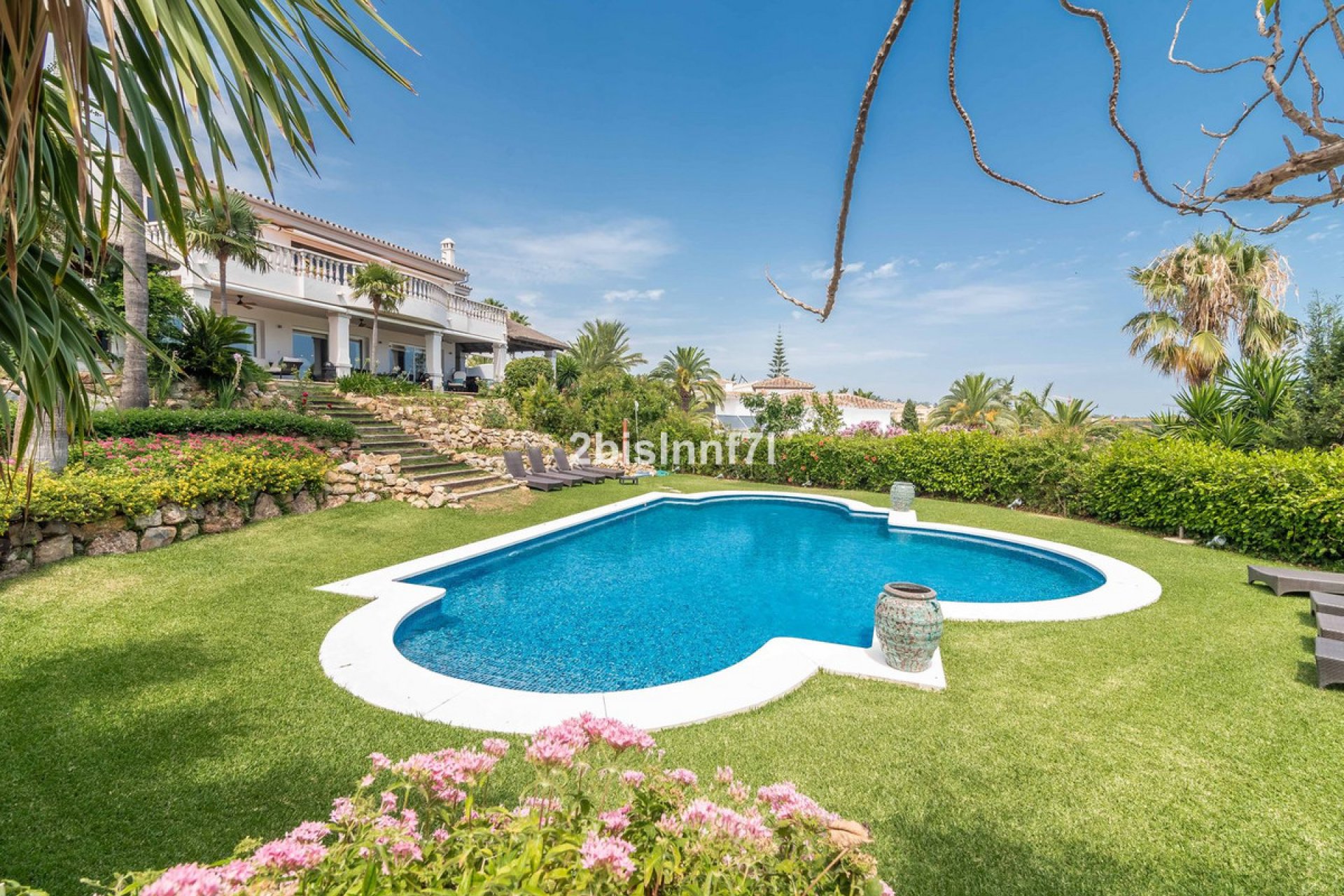 Resale - House - Detached Villa - Marbella - Elviria