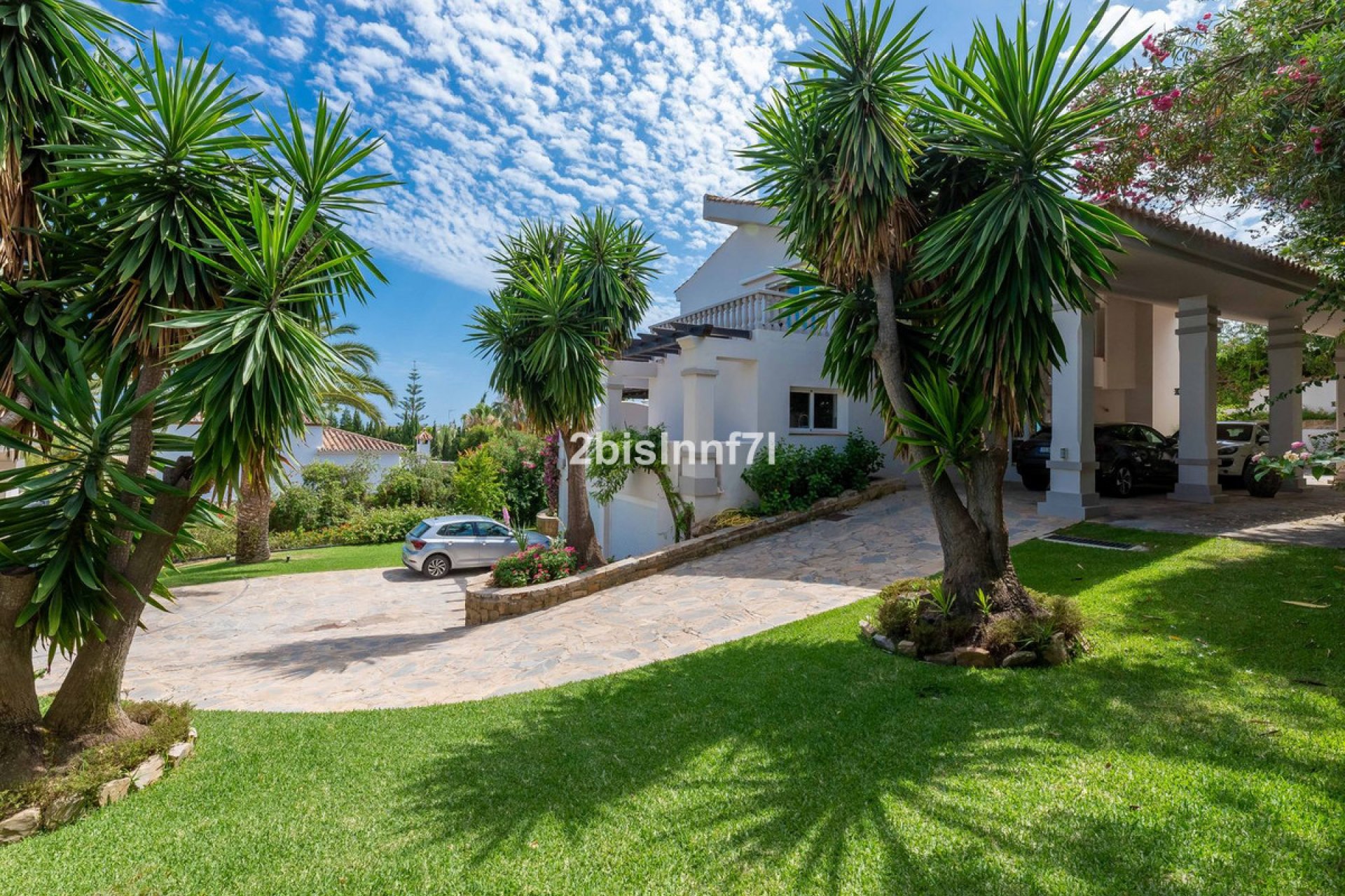 Resale - House - Detached Villa - Marbella - Elviria