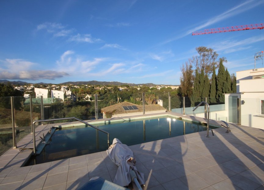 Resale - House - Detached Villa - Marbella - Elviria