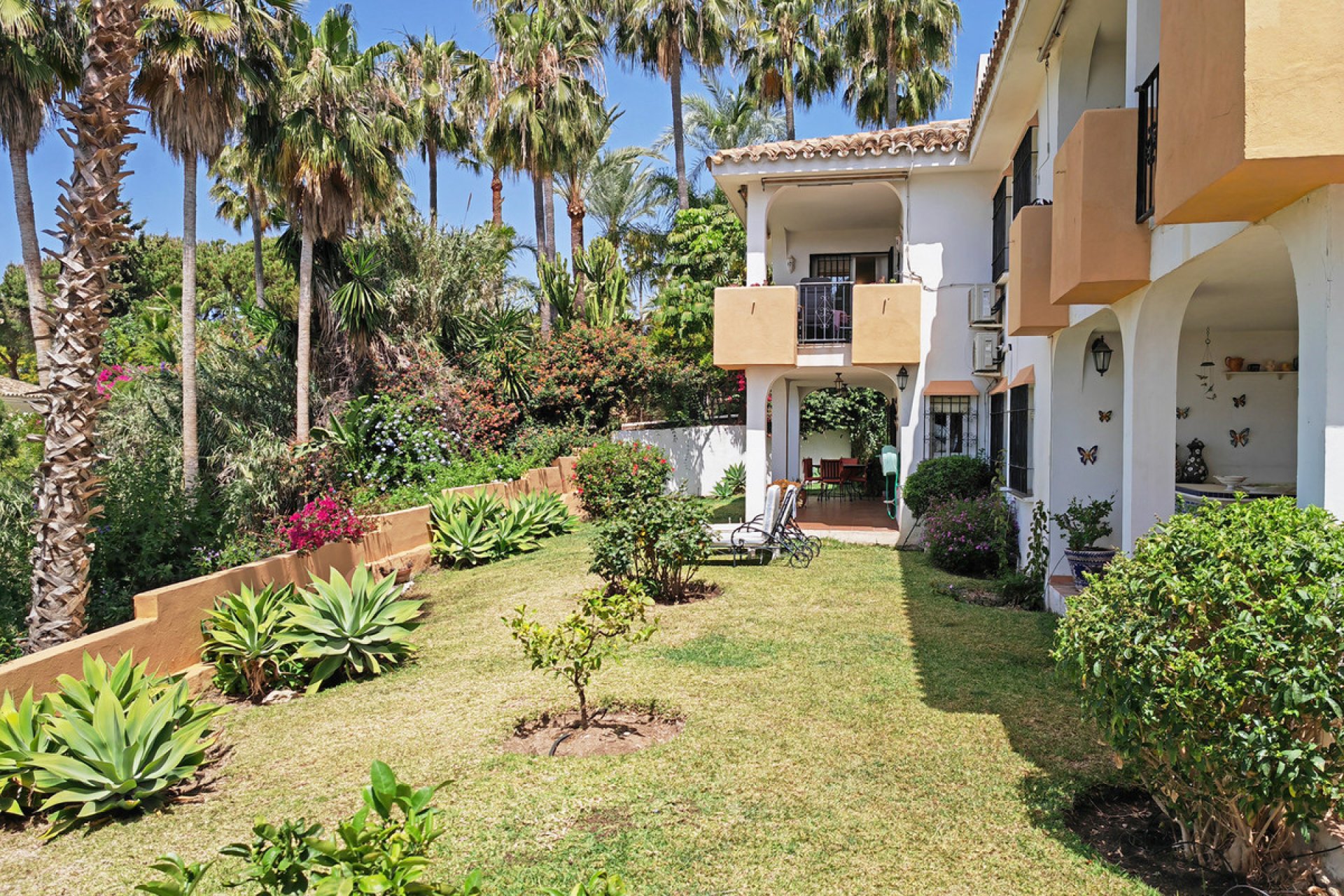 Resale - House - Detached Villa - Marbella - Elviria