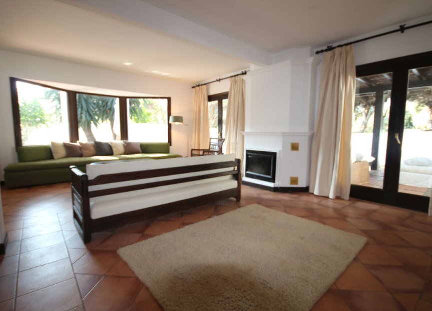 Resale - House - Detached Villa - Marbella - Elviria