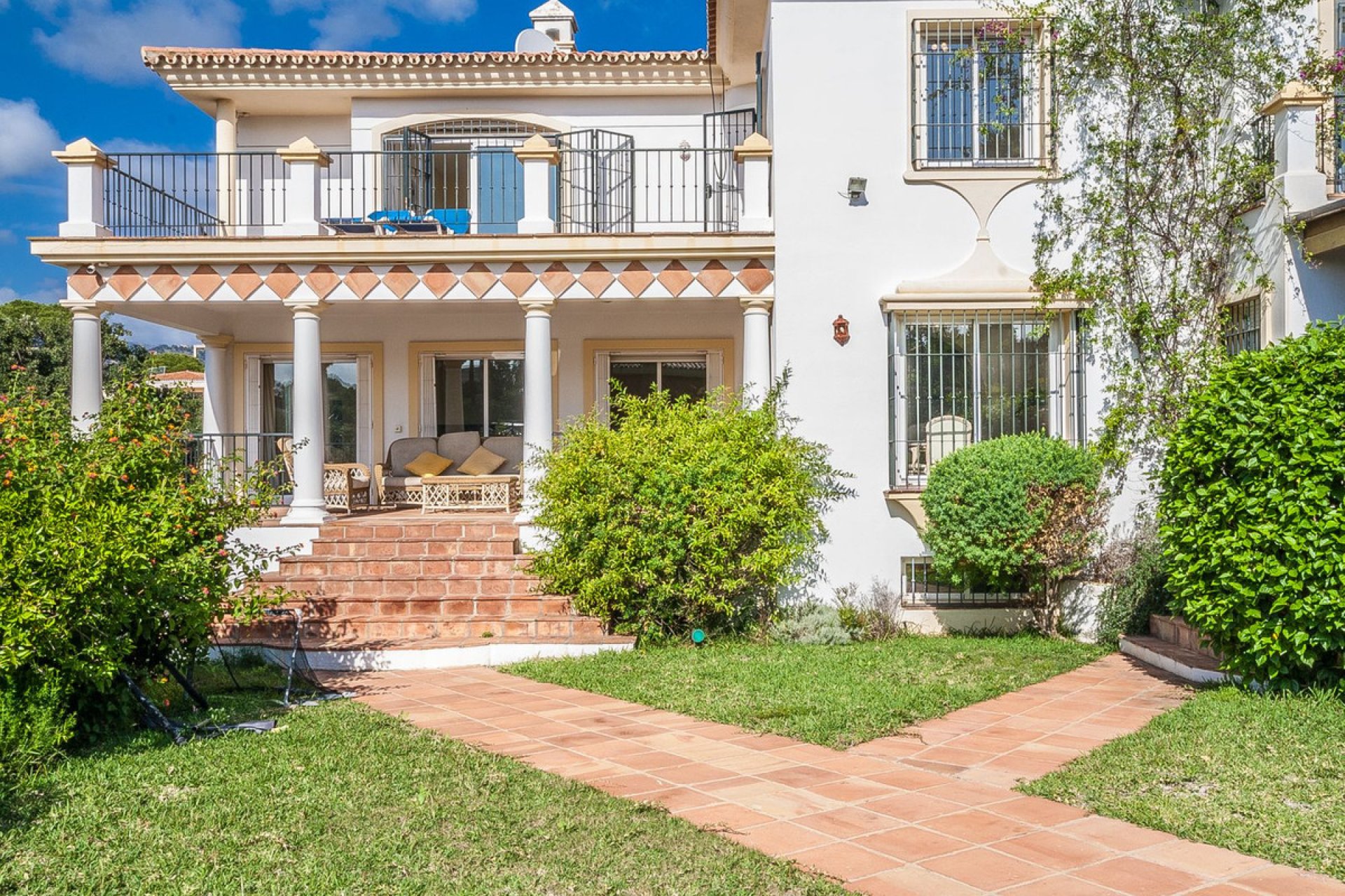 Resale - House - Detached Villa - Marbella - Elviria