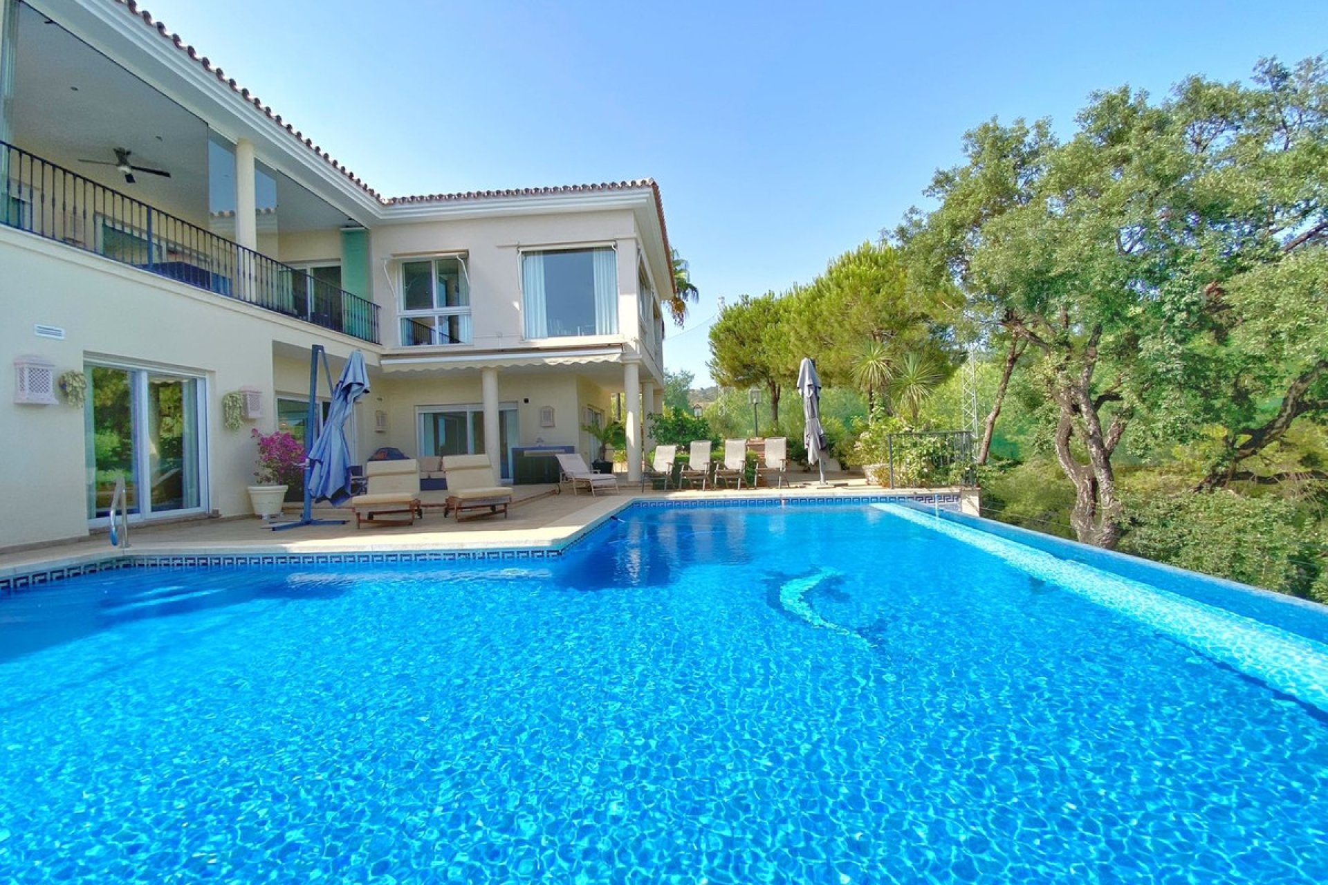 Resale - House - Detached Villa - Marbella - Elviria