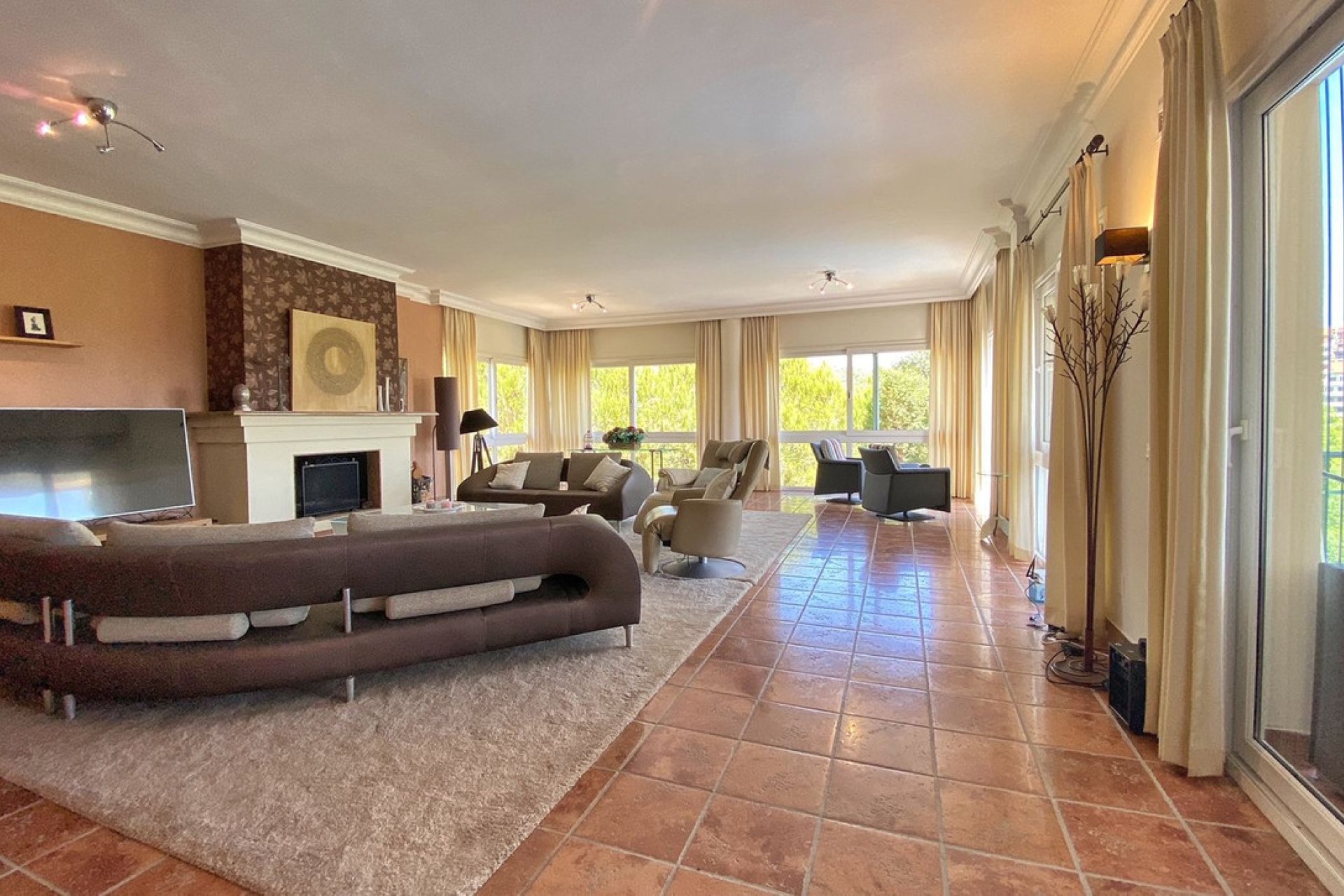 Resale - House - Detached Villa - Marbella - Elviria