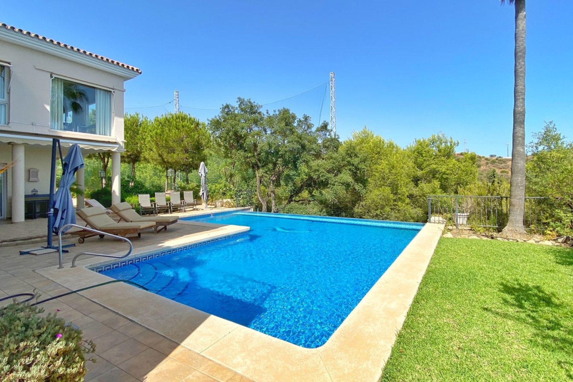 Resale - House - Detached Villa - Marbella - Elviria