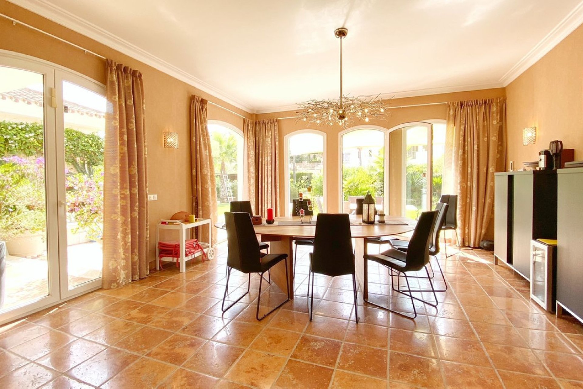 Resale - House - Detached Villa - Marbella - Elviria