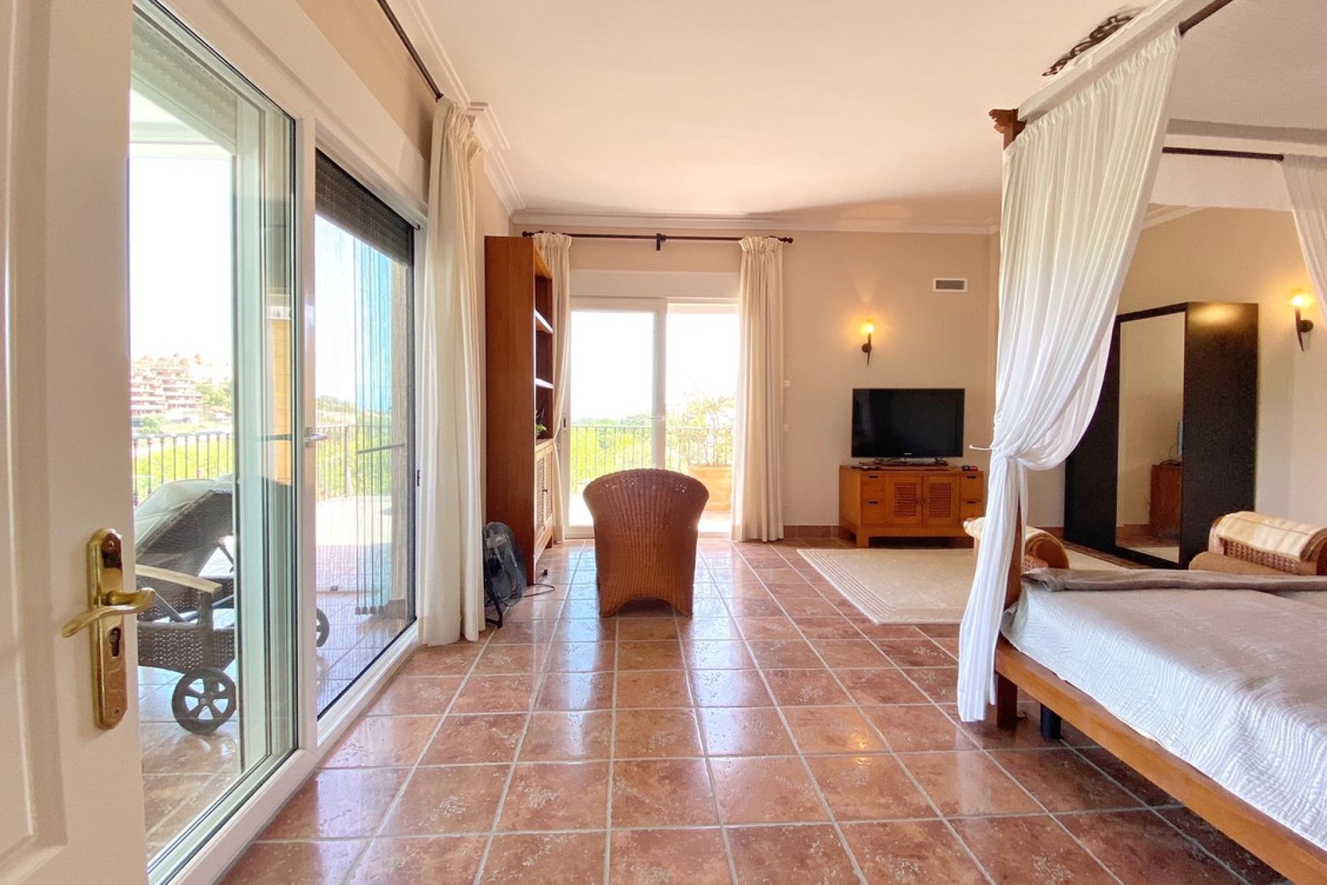 Resale - House - Detached Villa - Marbella - Elviria