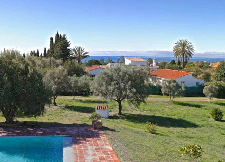 Resale - House - Detached Villa - Marbella - Elviria