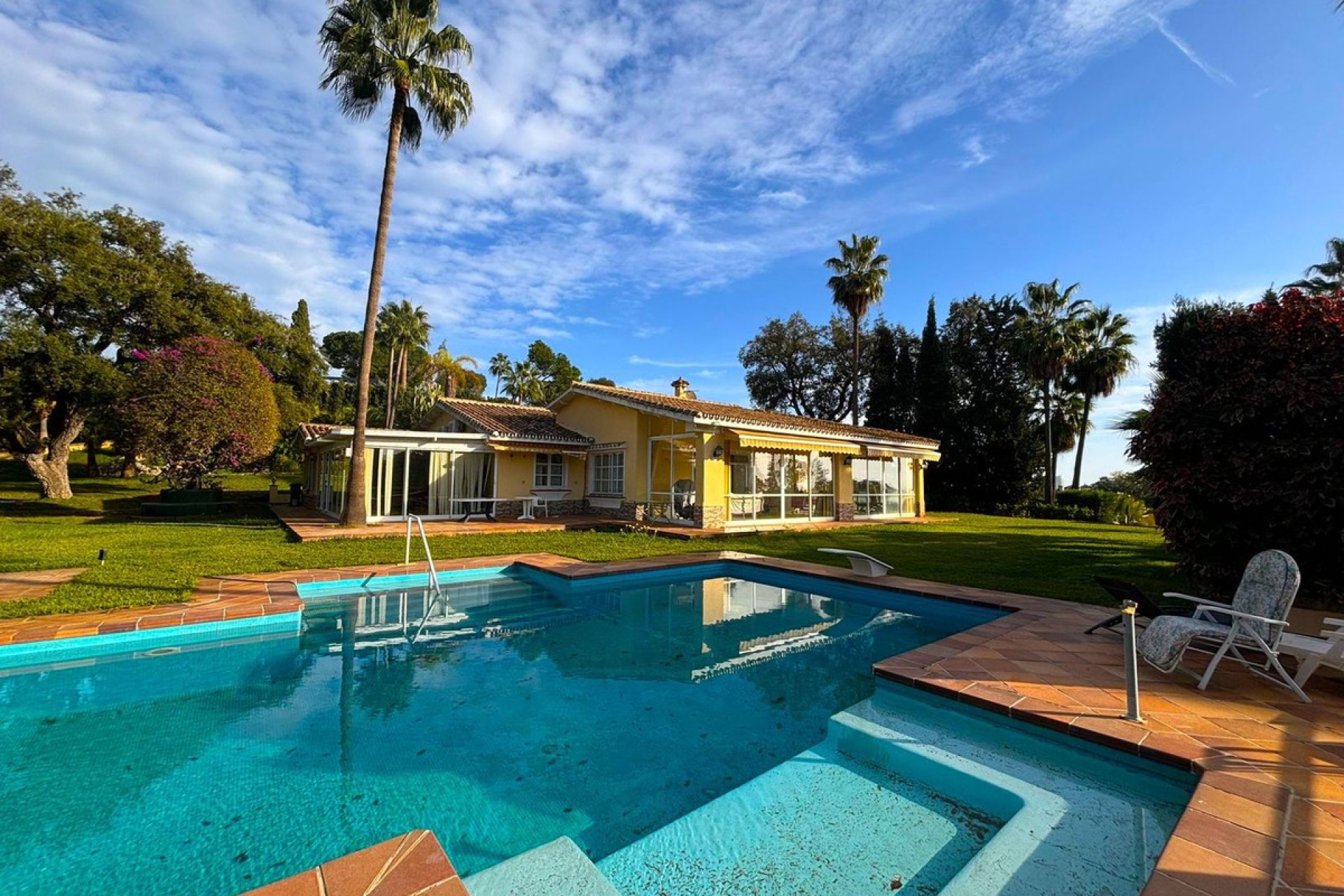 Resale - House - Detached Villa - Marbella - Elviria