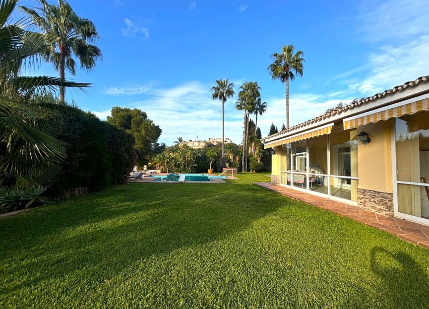 Resale - House - Detached Villa - Marbella - Elviria