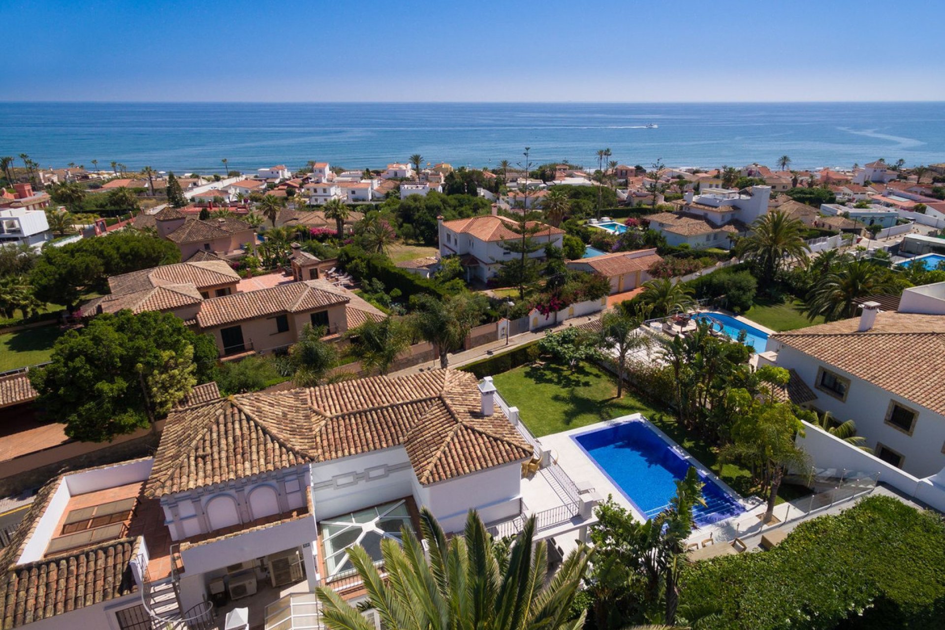 Resale - House - Detached Villa - Marbella - Elviria