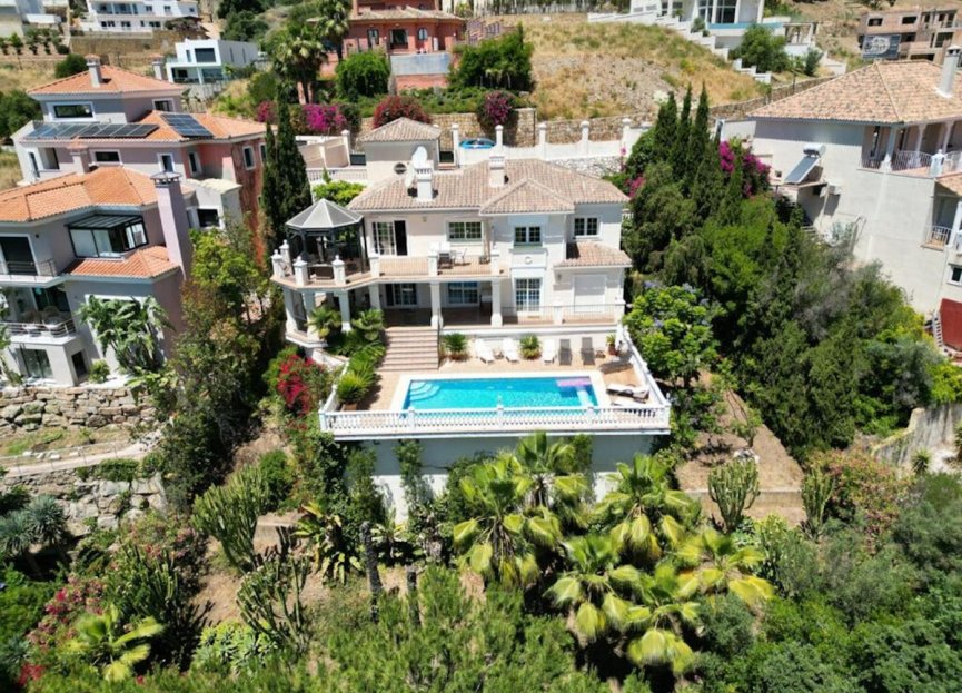 Resale - House - Detached Villa - Marbella - Elviria