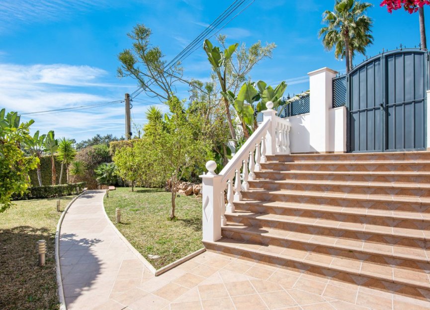 Resale - House - Detached Villa - Marbella - Elviria