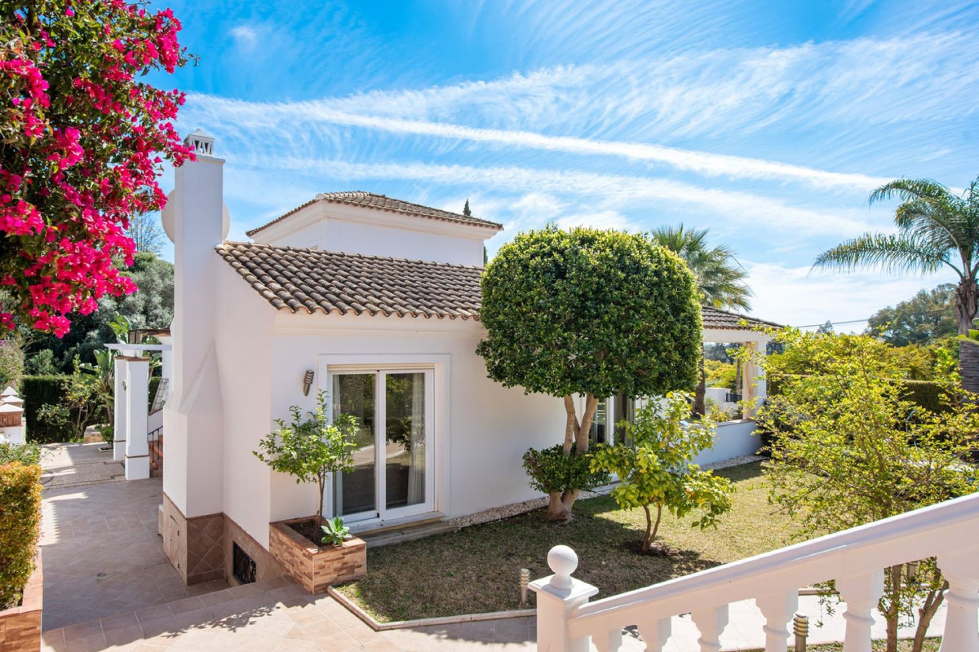 Resale - House - Detached Villa - Marbella - Elviria