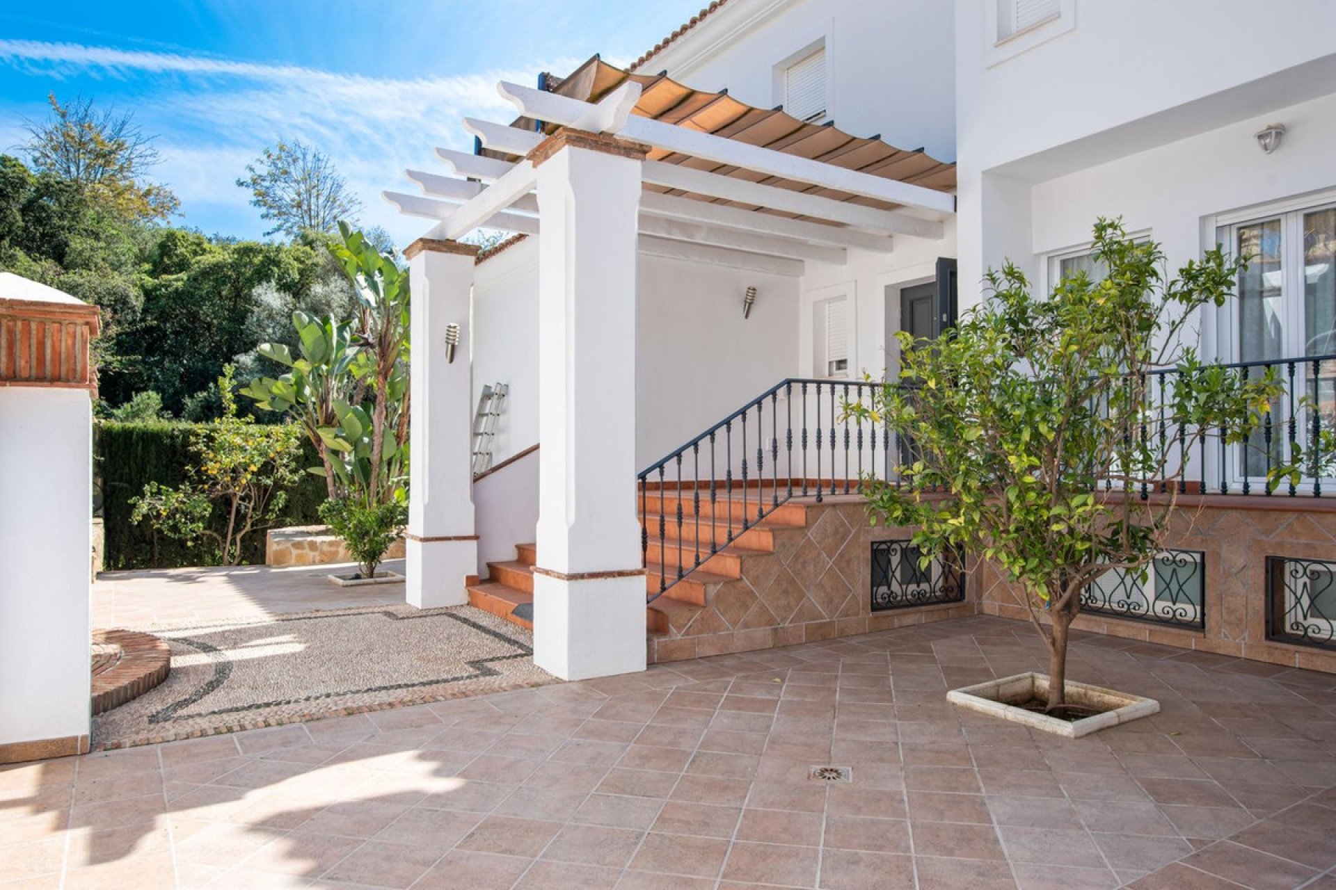 Resale - House - Detached Villa - Marbella - Elviria