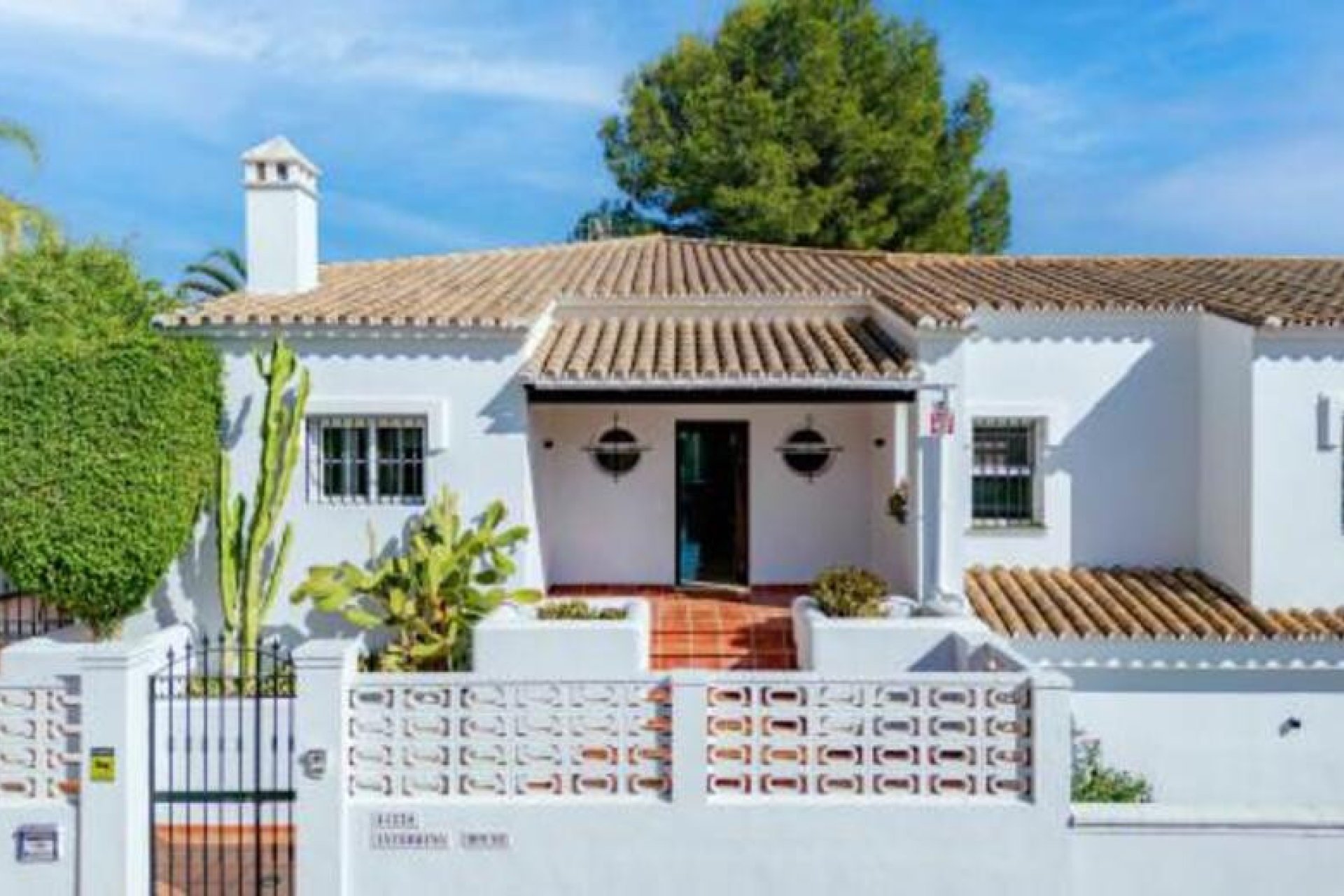 Resale - House - Detached Villa - Marbella - Elviria