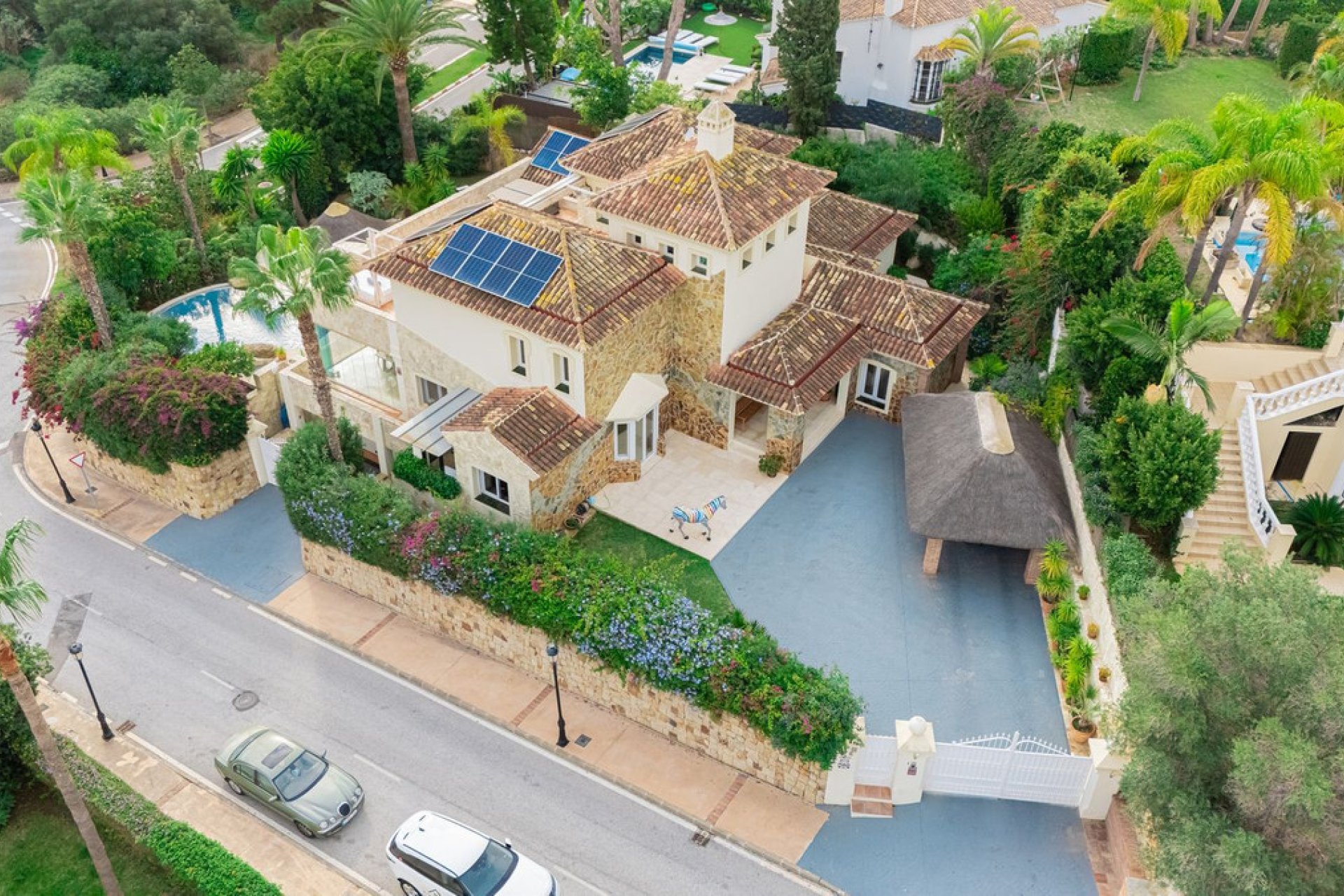 Resale - House - Detached Villa - Marbella - Elviria