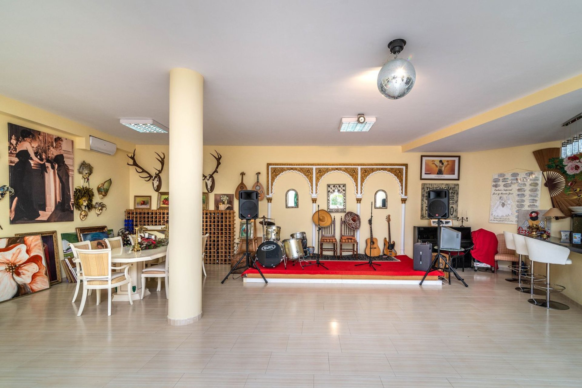 Resale - House - Detached Villa - Marbella - Elviria