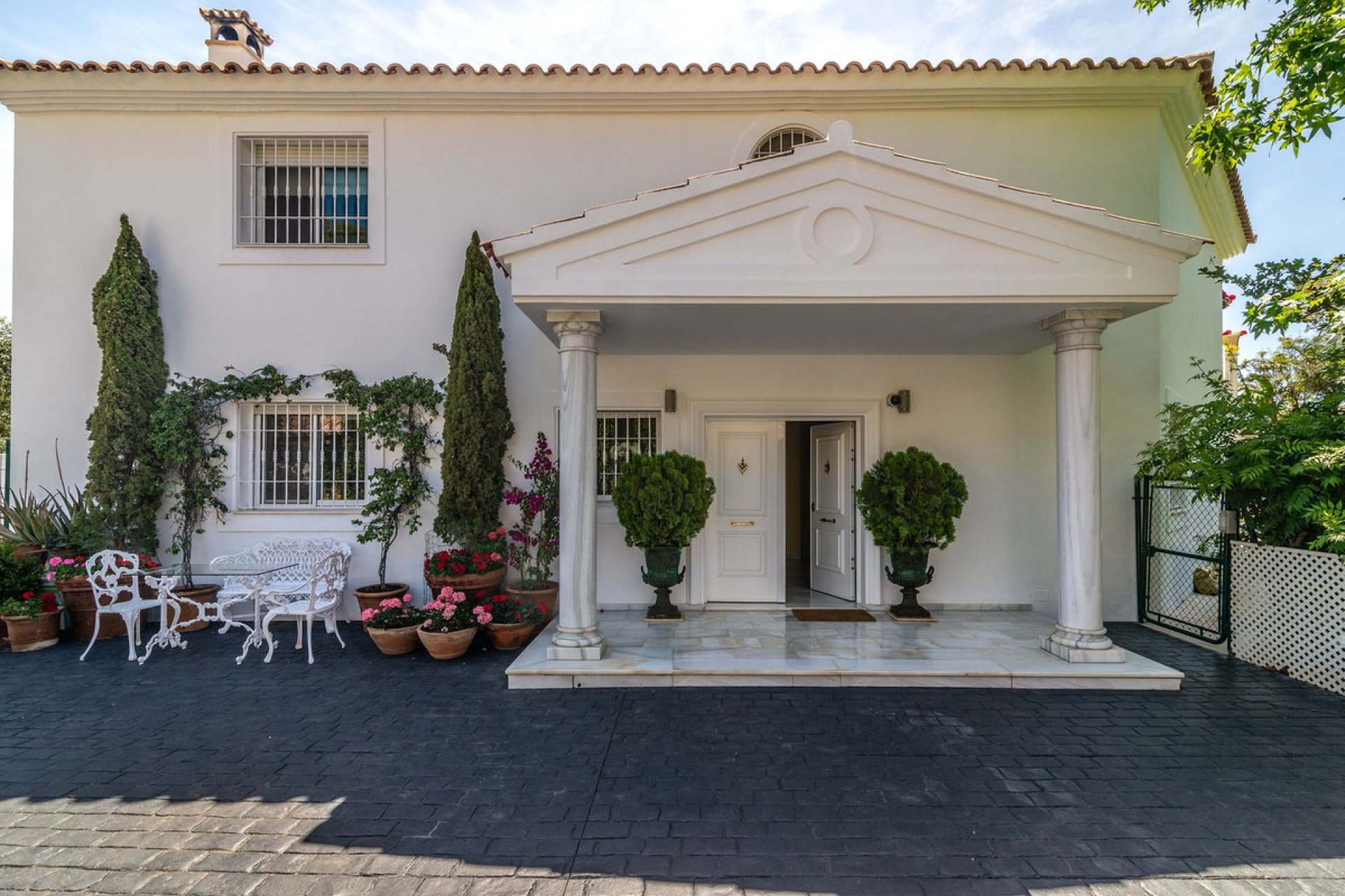 Resale - House - Detached Villa - Marbella - Elviria