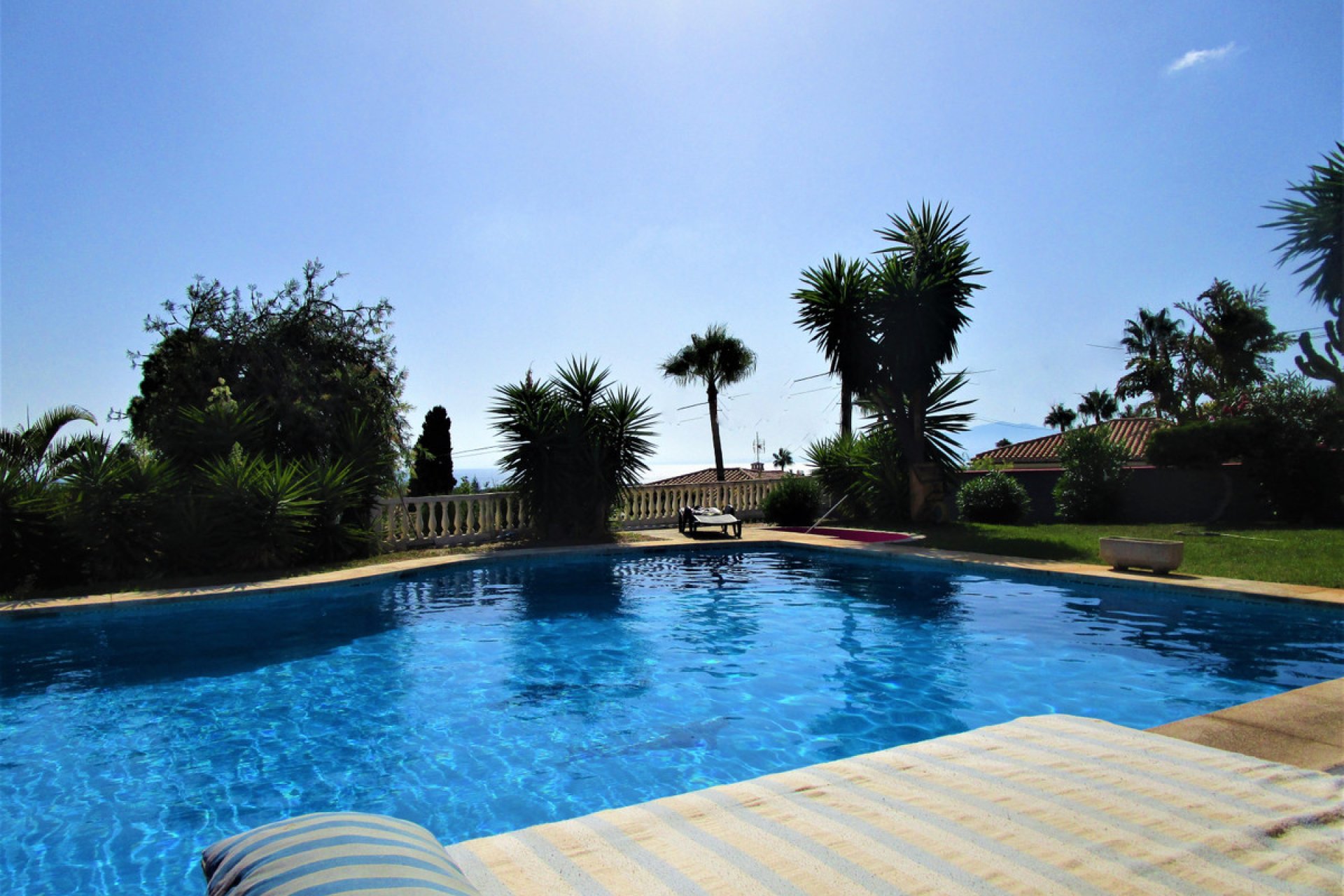 Resale - House - Detached Villa - Marbella - Elviria