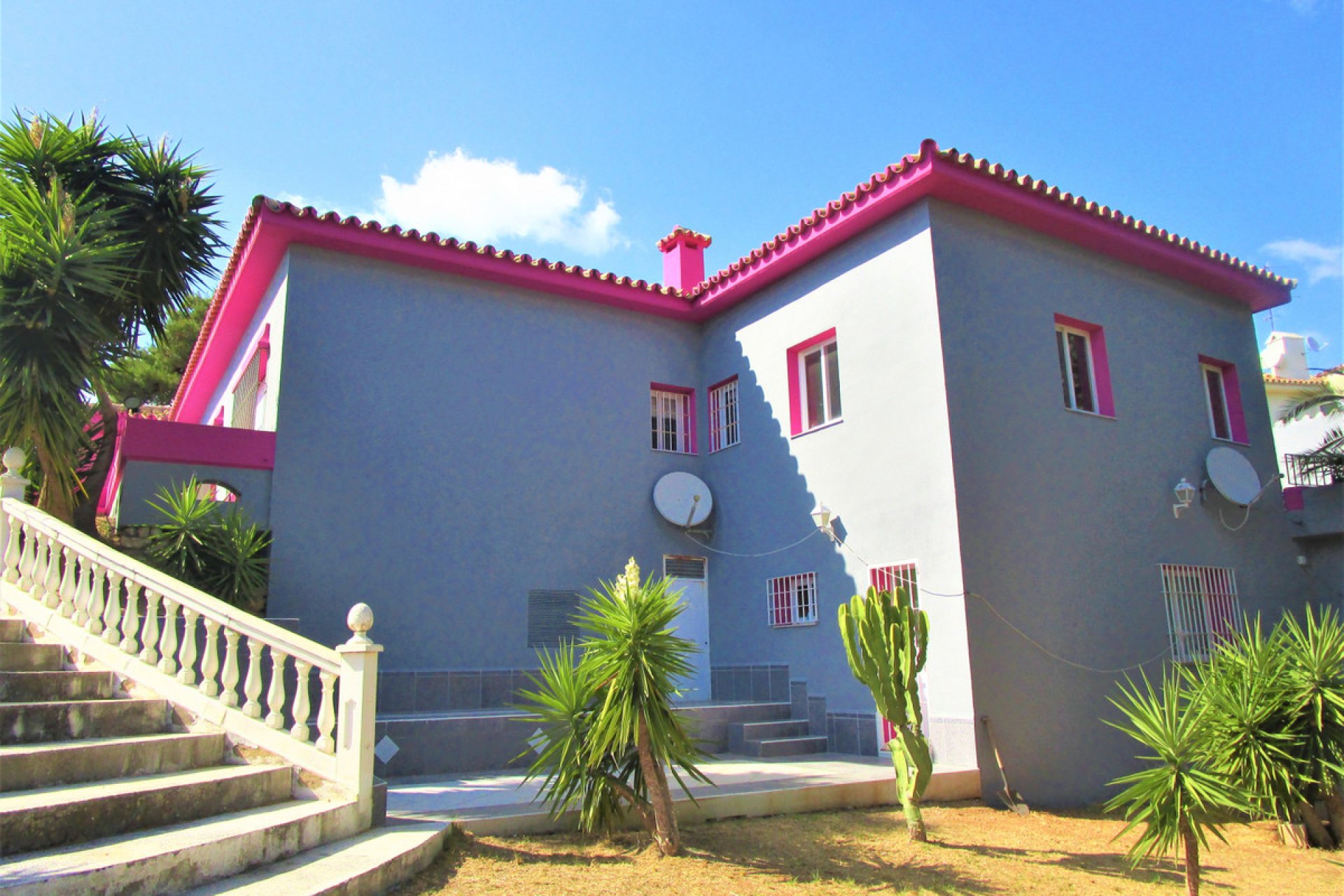 Resale - House - Detached Villa - Marbella - Elviria