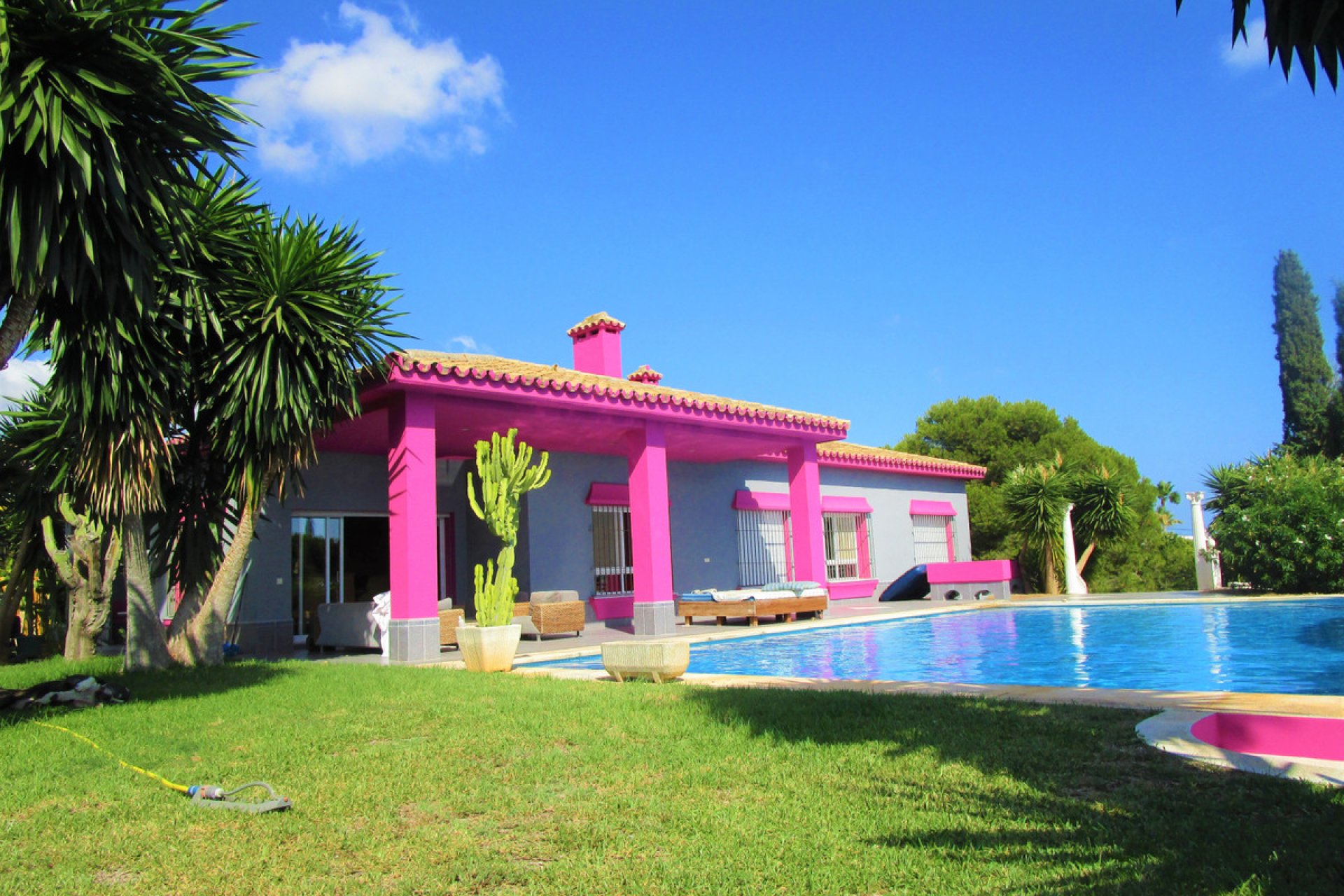 Resale - House - Detached Villa - Marbella - Elviria