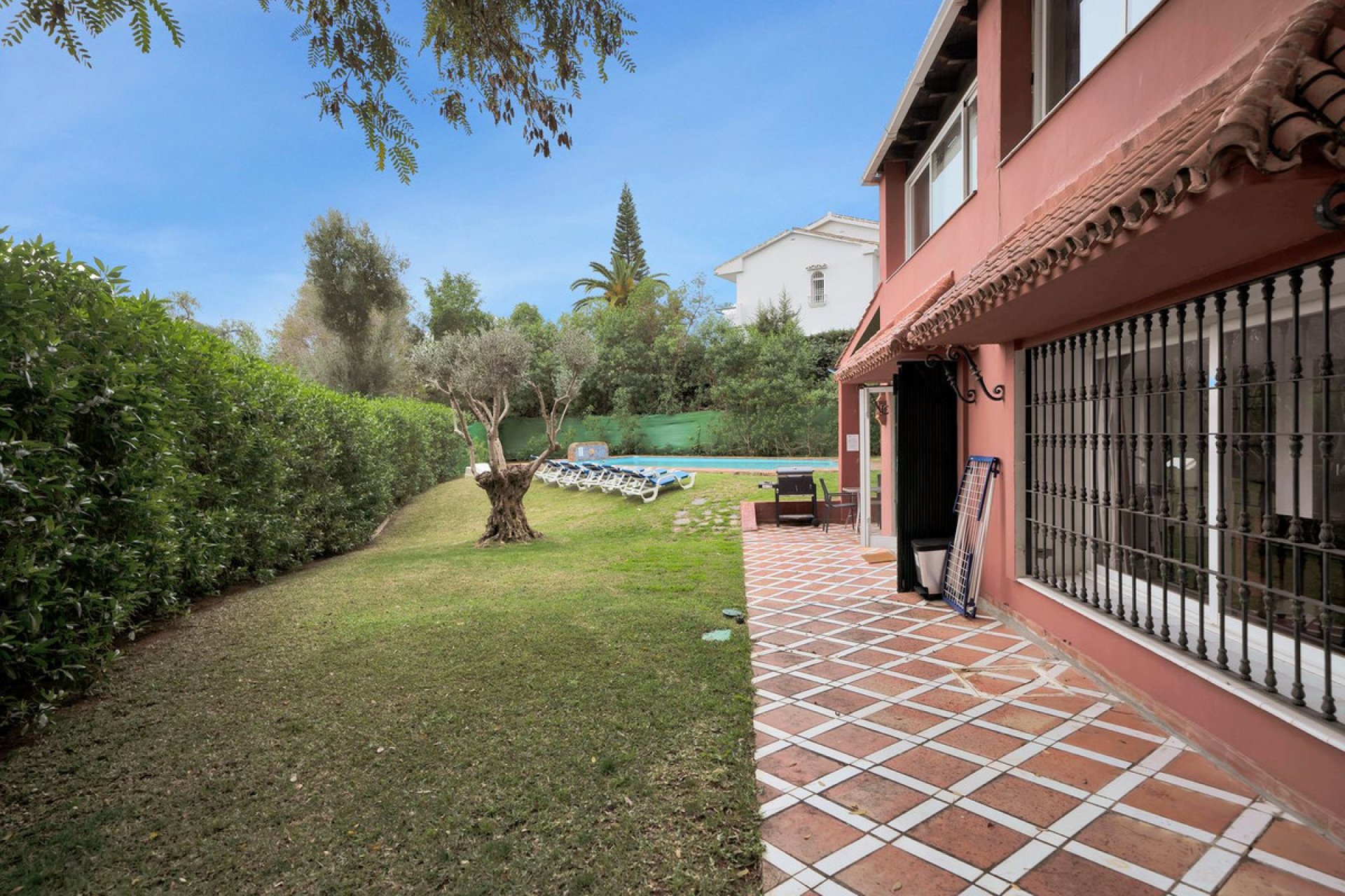 Resale - House - Detached Villa - Marbella - Elviria