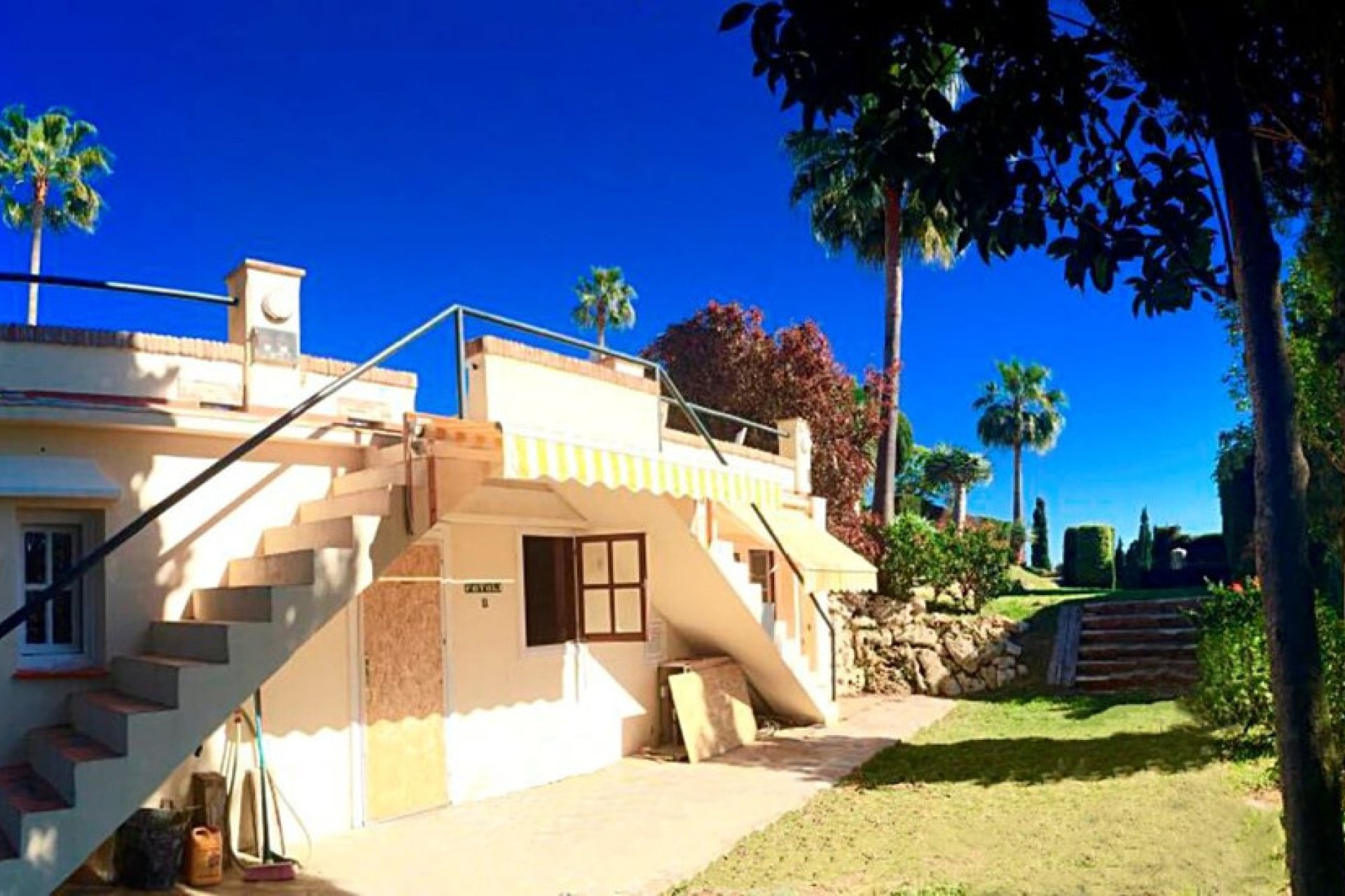 Resale - House - Detached Villa - Marbella - Elviria