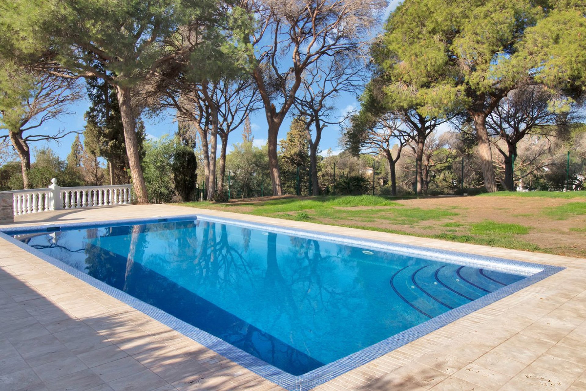 Resale - House - Detached Villa - Marbella - Elviria