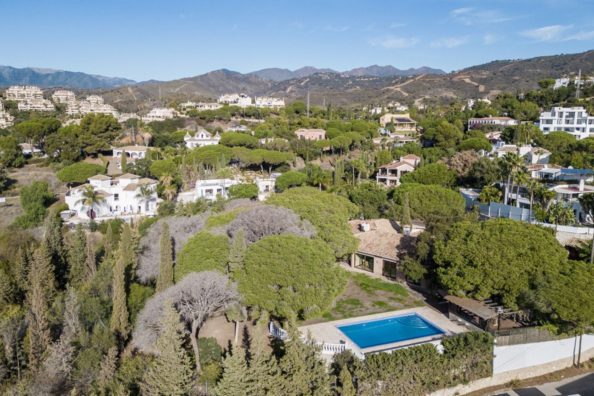 Resale - House - Detached Villa - Marbella - Elviria