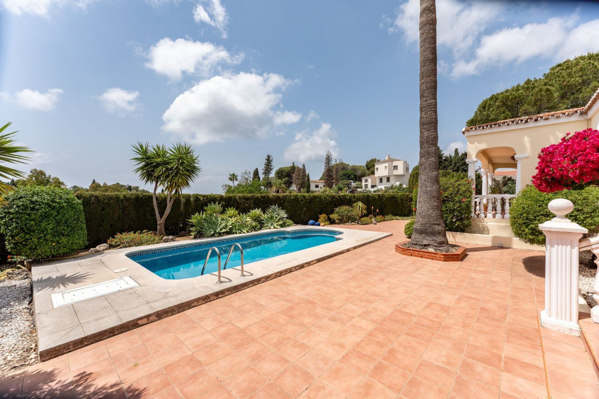 Resale - House - Detached Villa - Marbella - Elviria