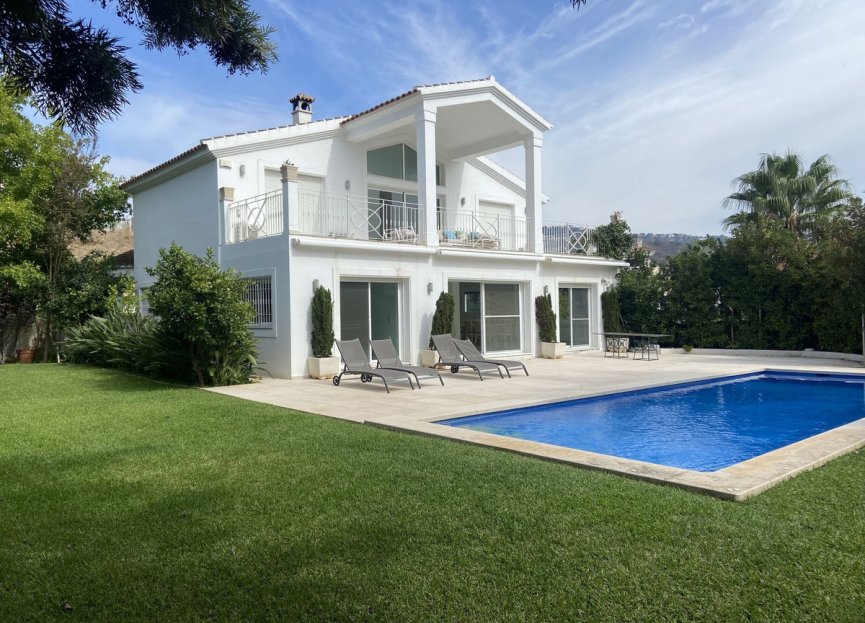 Resale - House - Detached Villa - Marbella - Elviria