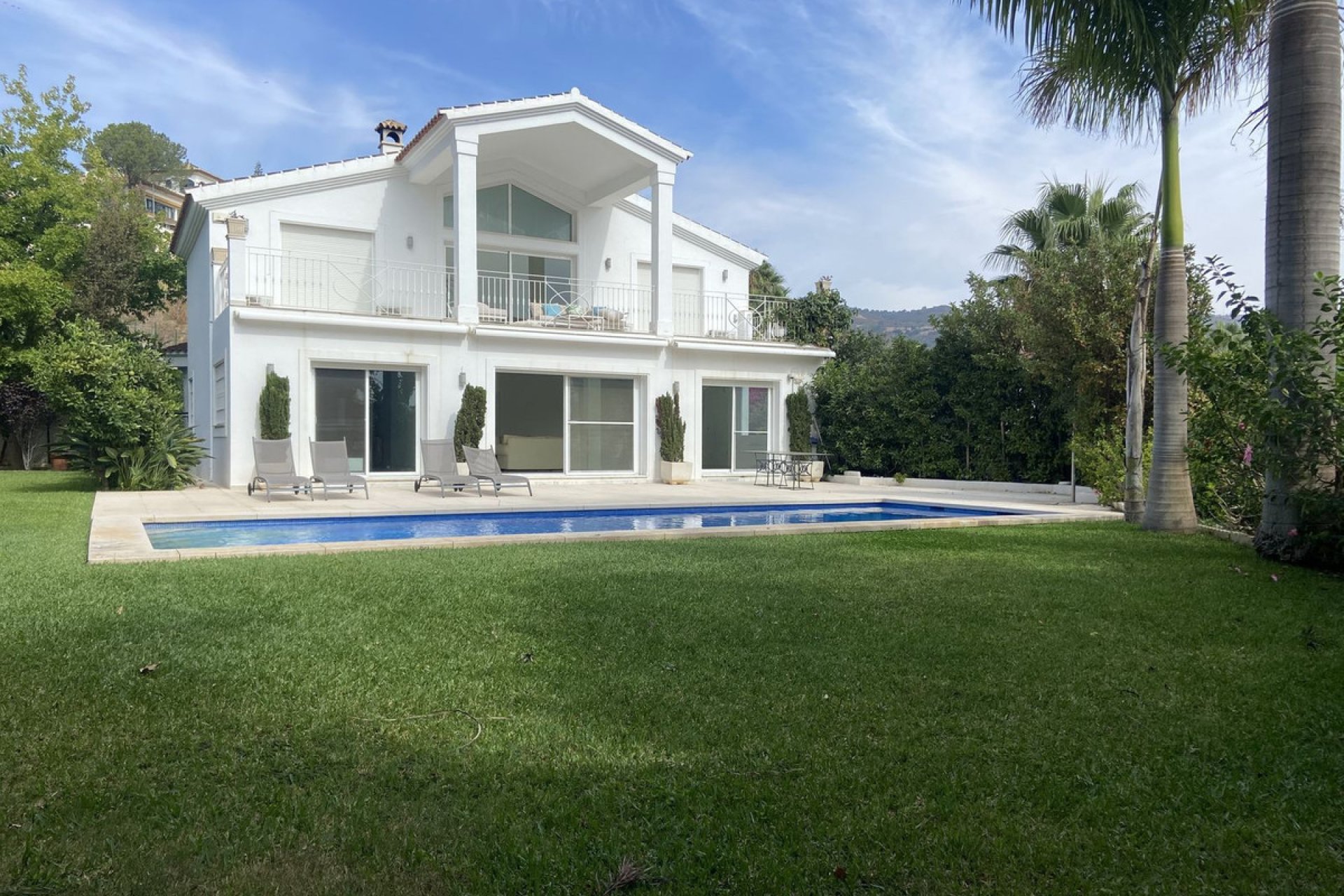 Resale - House - Detached Villa - Marbella - Elviria