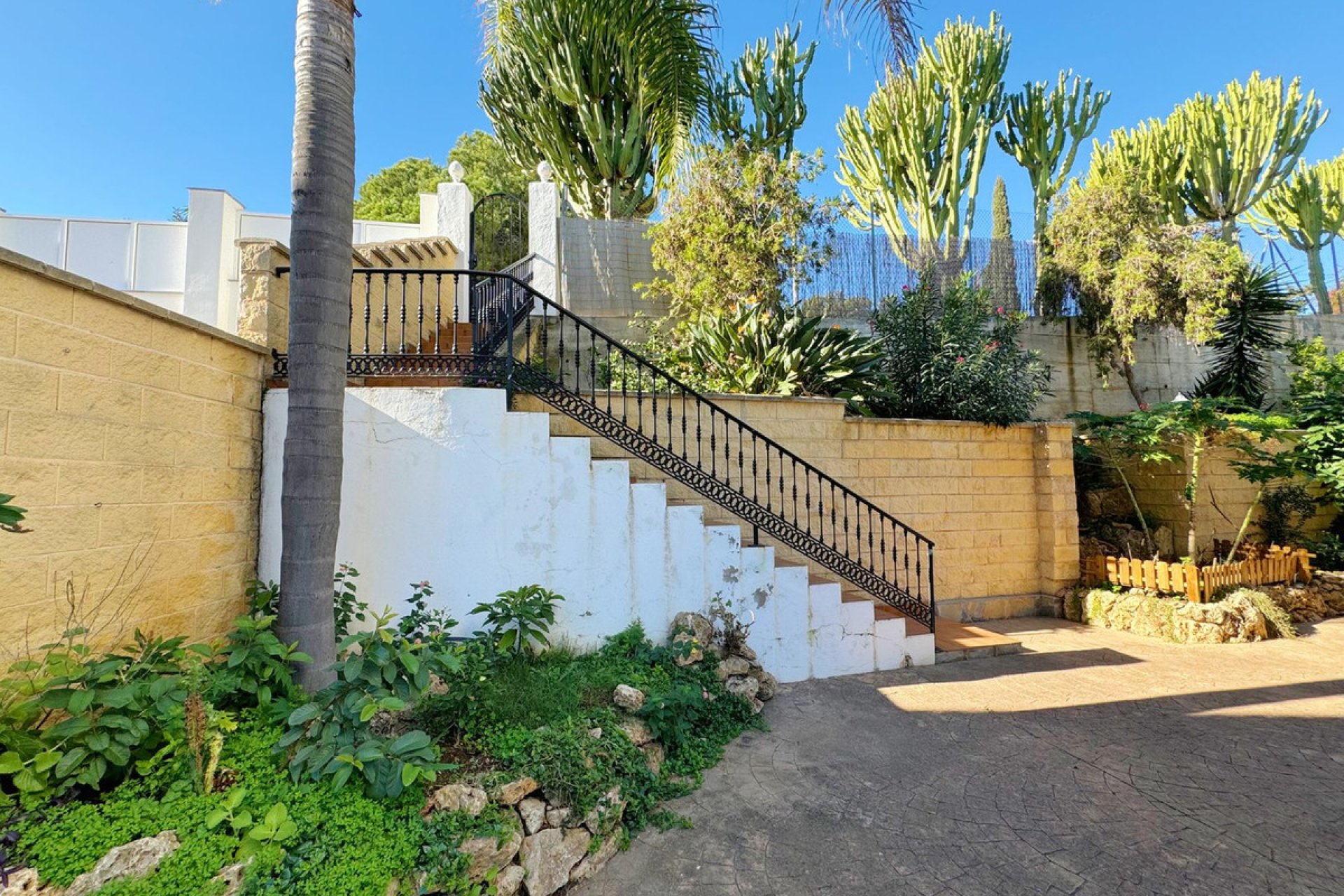 Resale - House - Detached Villa - Marbella - Elviria