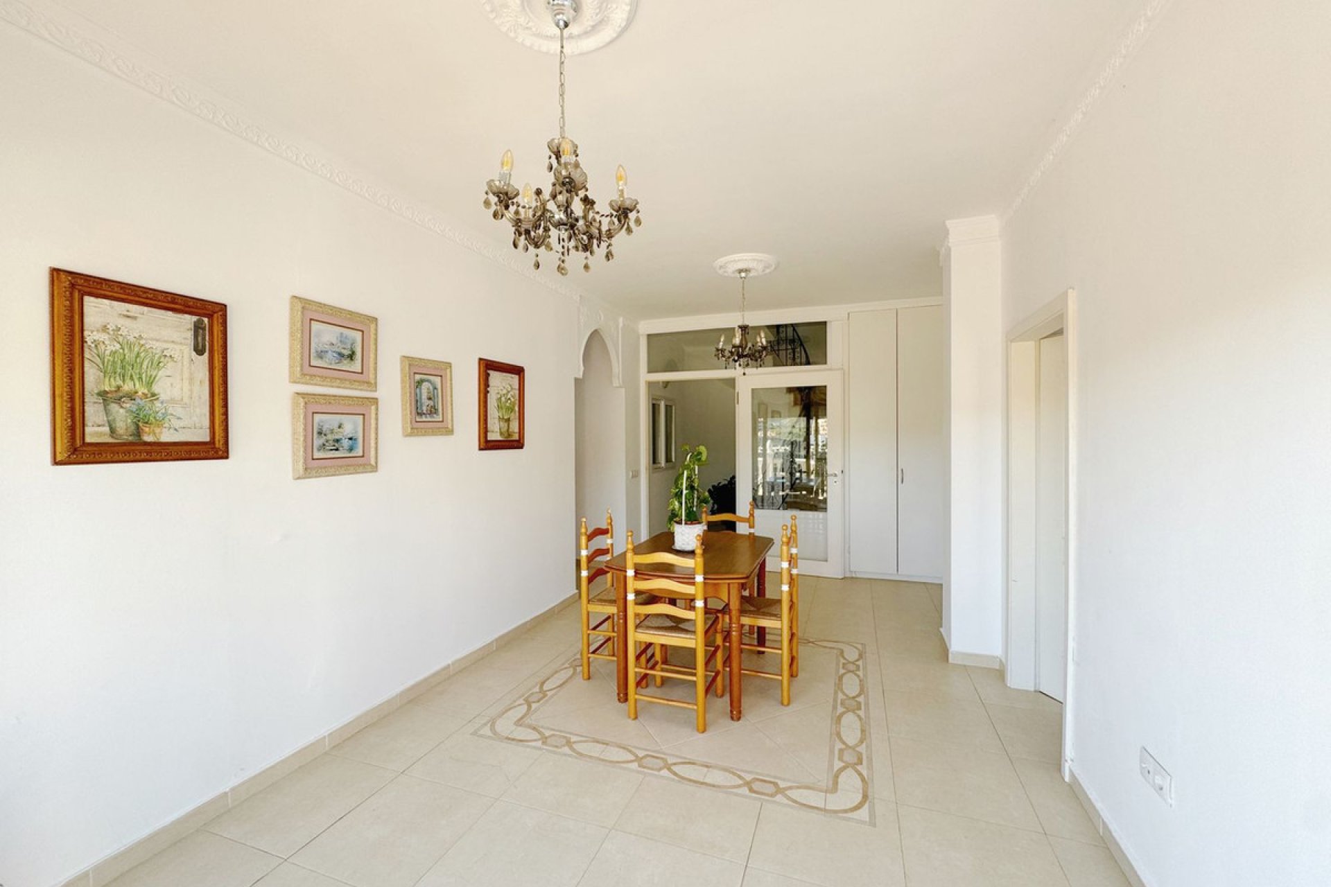 Resale - House - Detached Villa - Marbella - Elviria